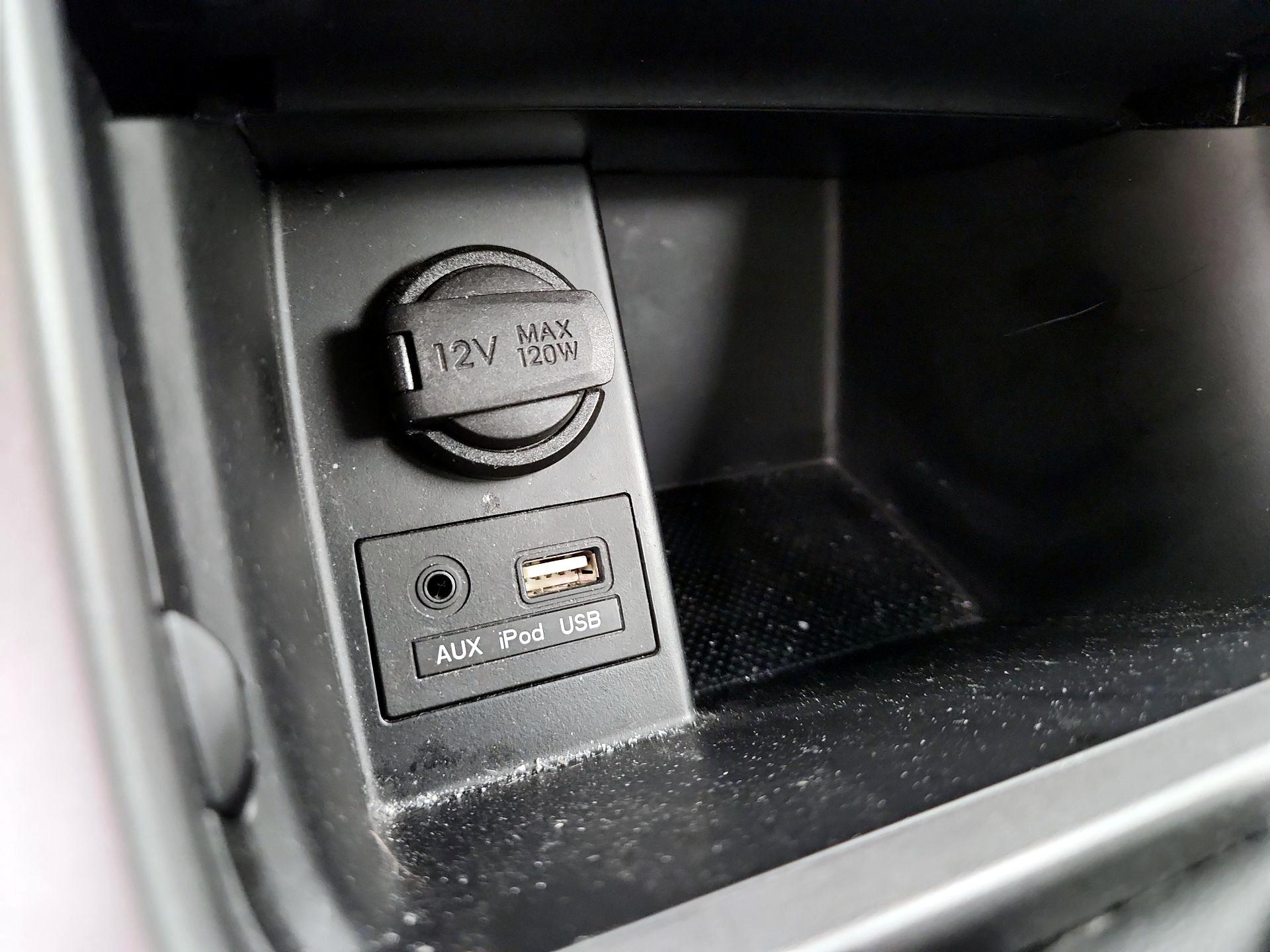 Thumbnail: 2015 Hyundai Elantra - 18