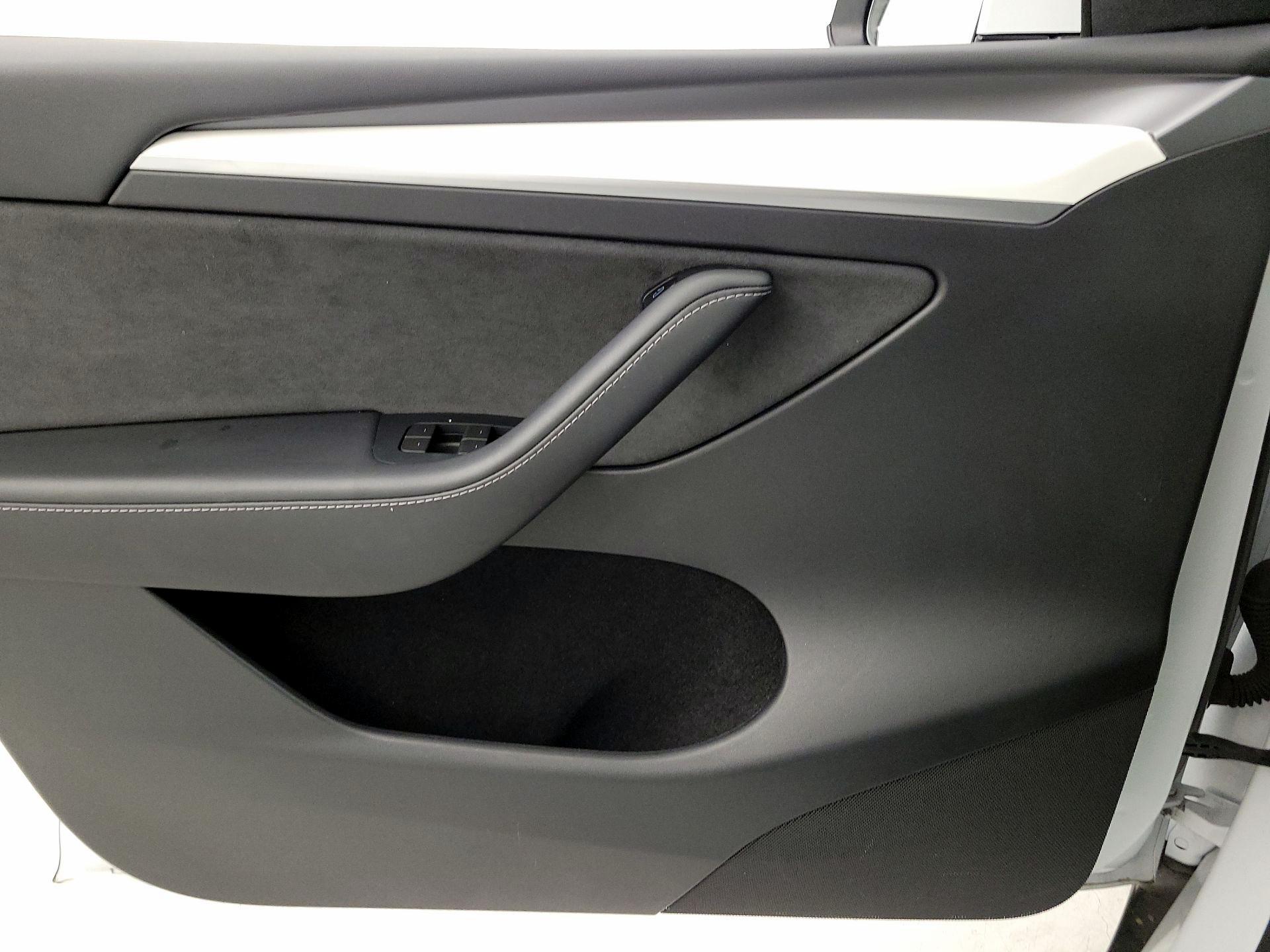 Thumbnail: 2023 Tesla Model Y - 12