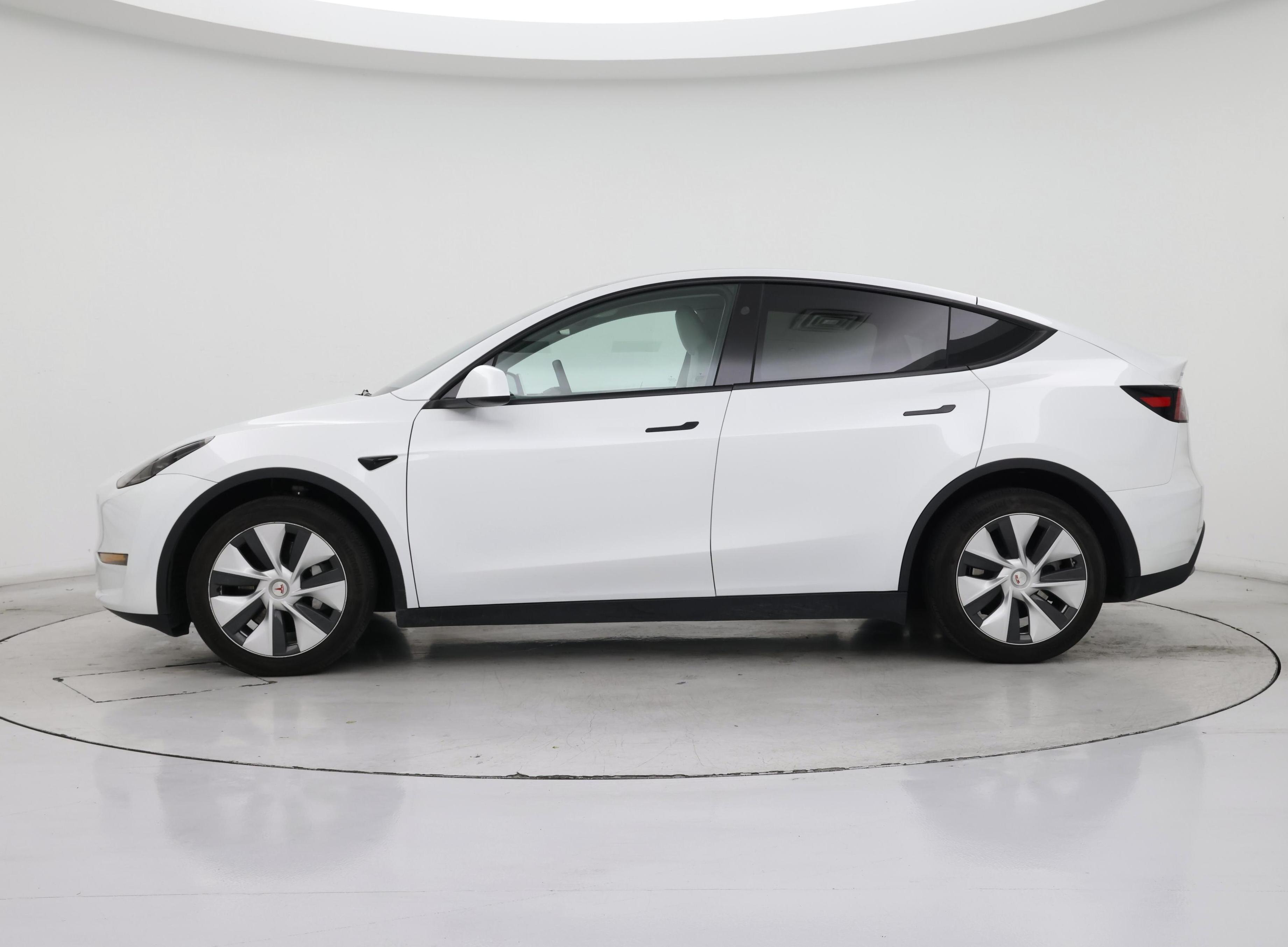 Thumbnail: 2023 Tesla Model Y - 3