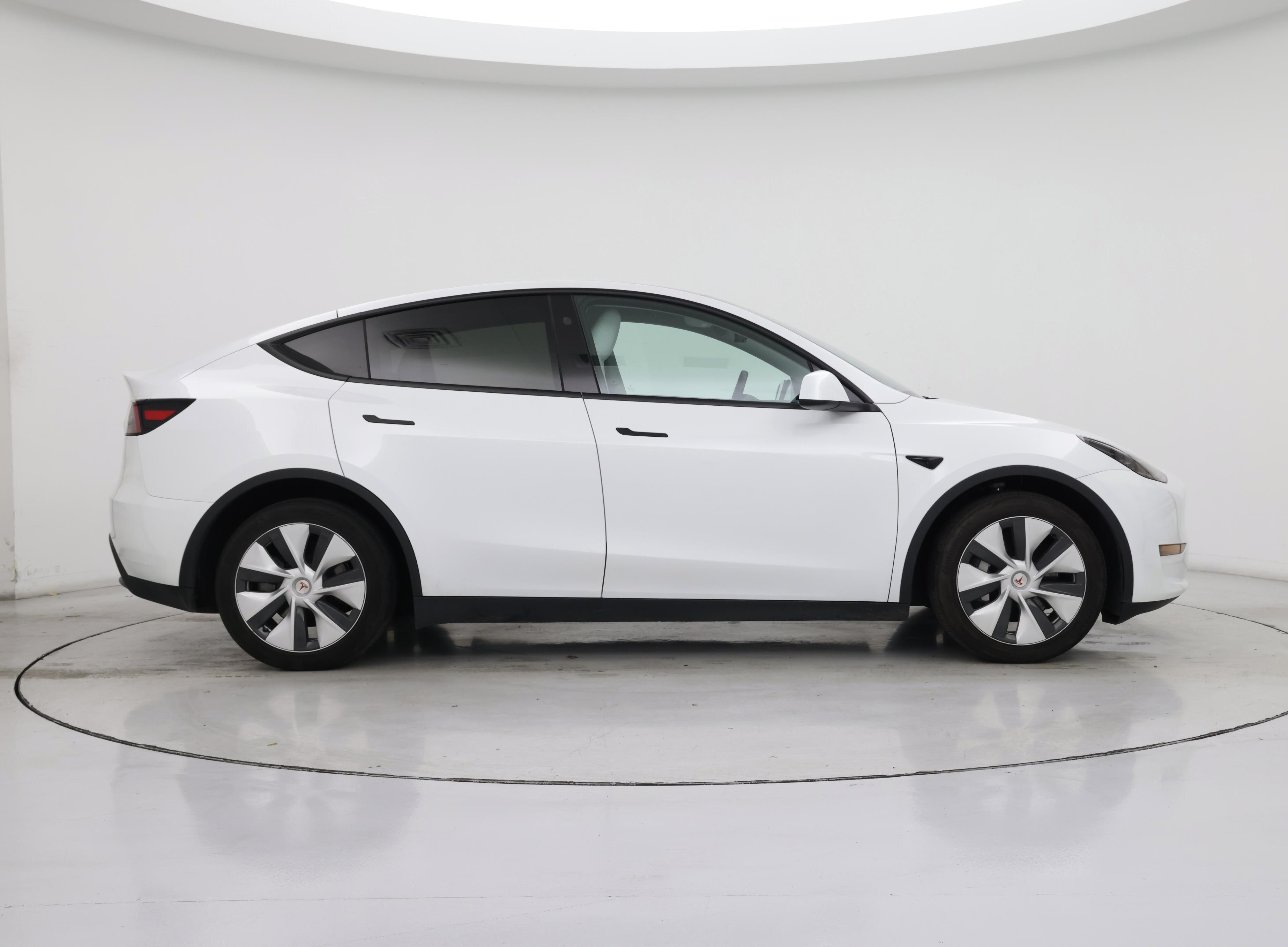 Thumbnail: 2023 Tesla Model Y - 7