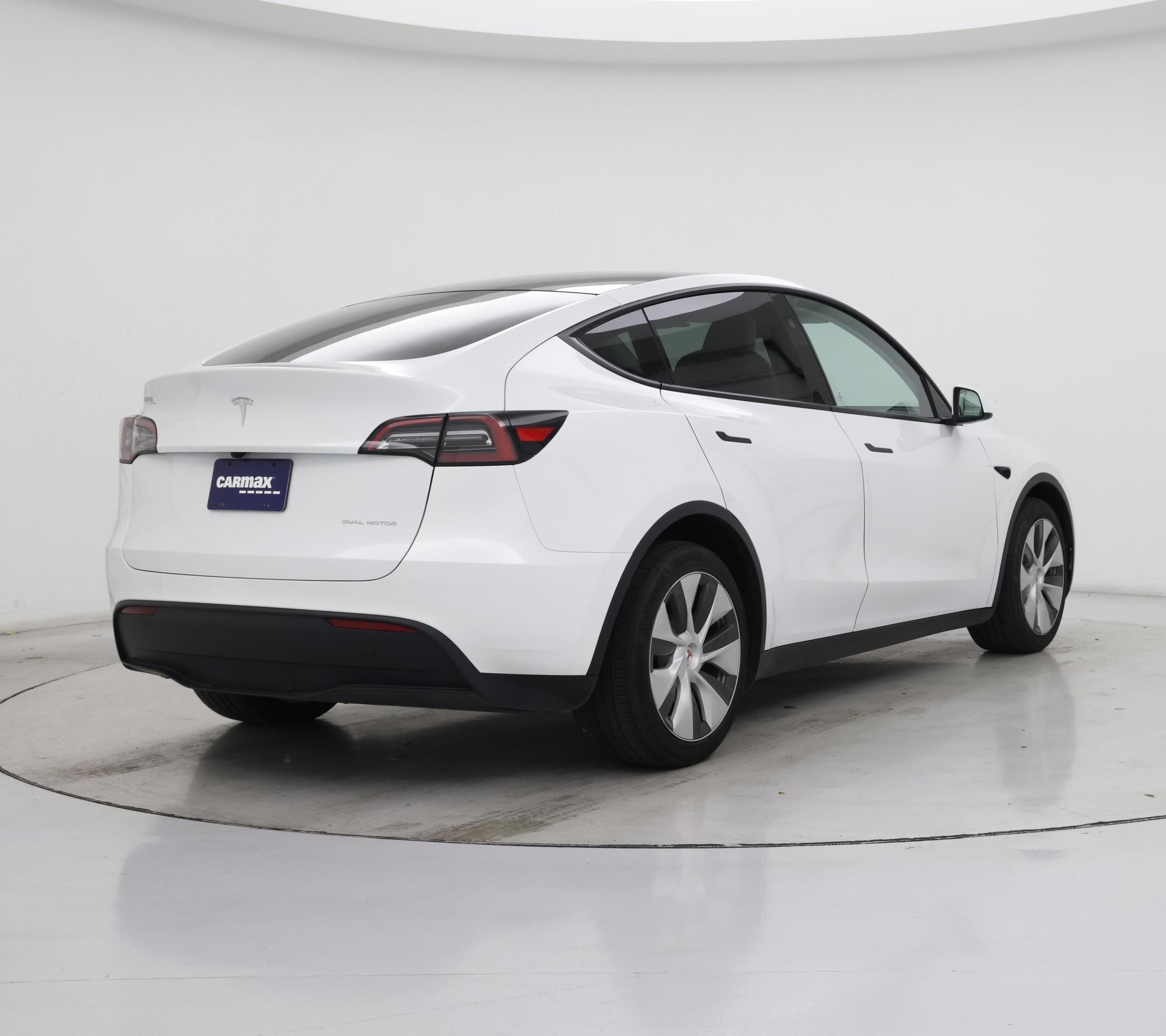 Thumbnail: 2023 Tesla Model Y - 8