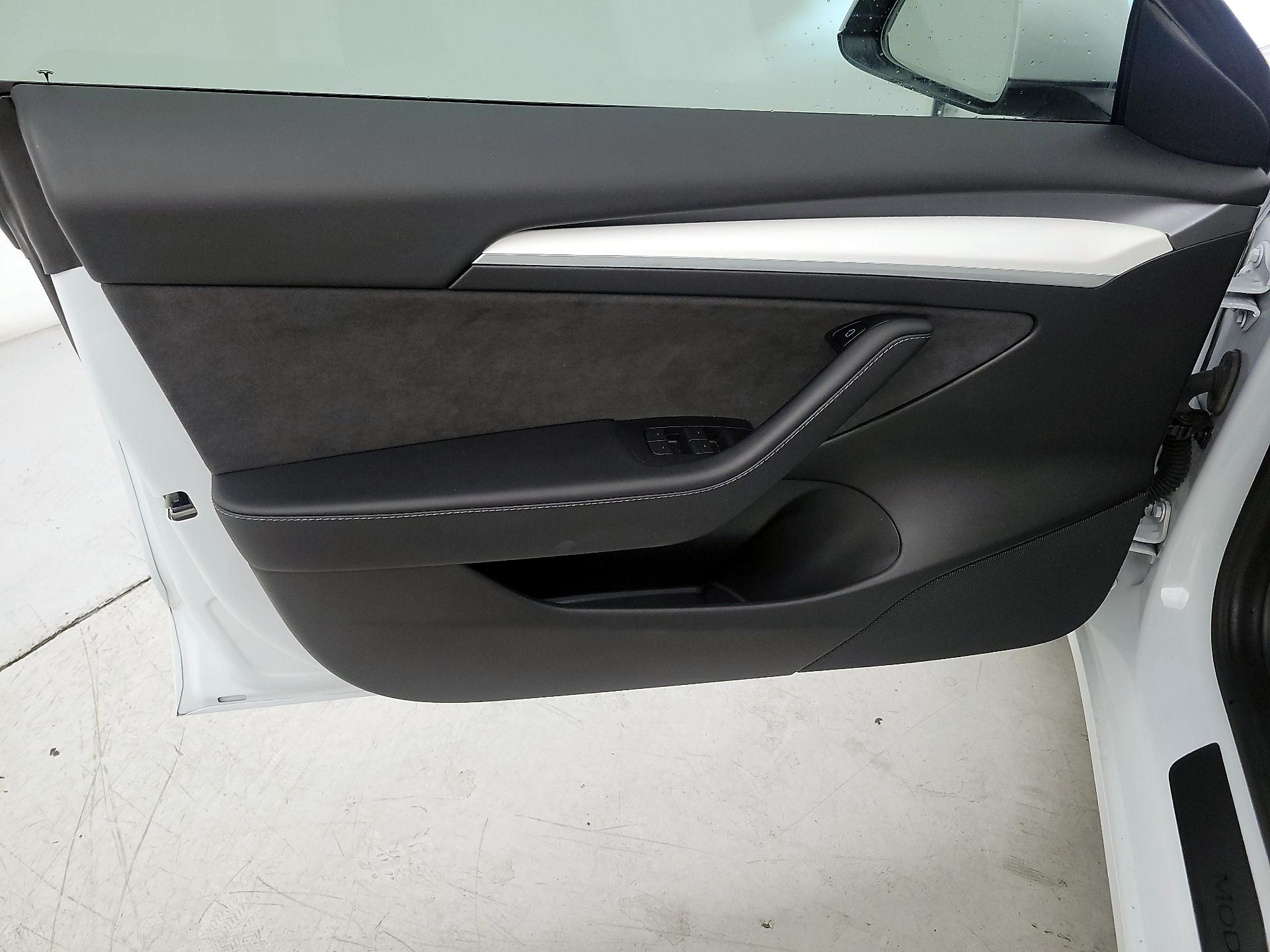 Thumbnail: 2022 Tesla Model 3 - 12