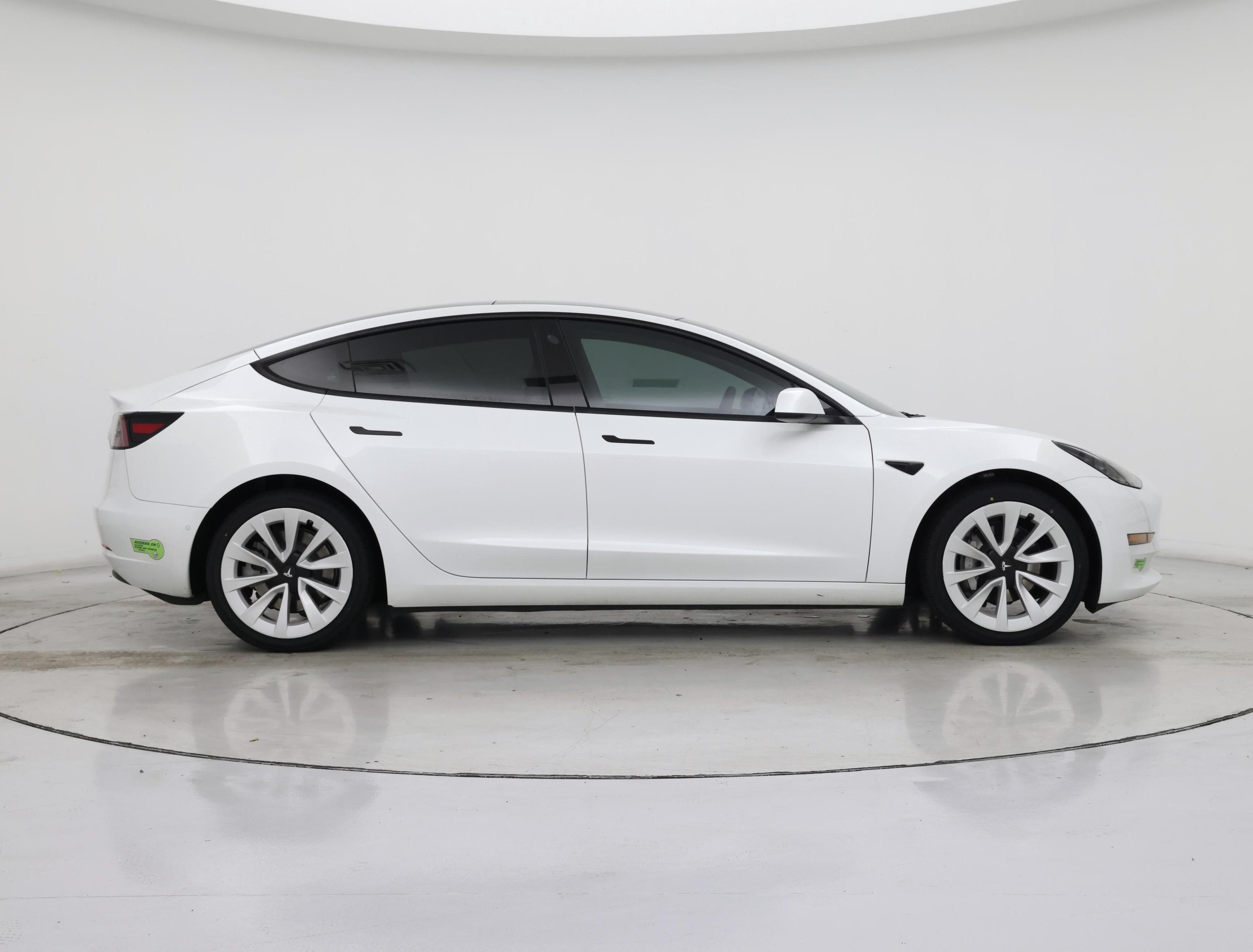 Thumbnail: 2022 Tesla Model 3 - 7