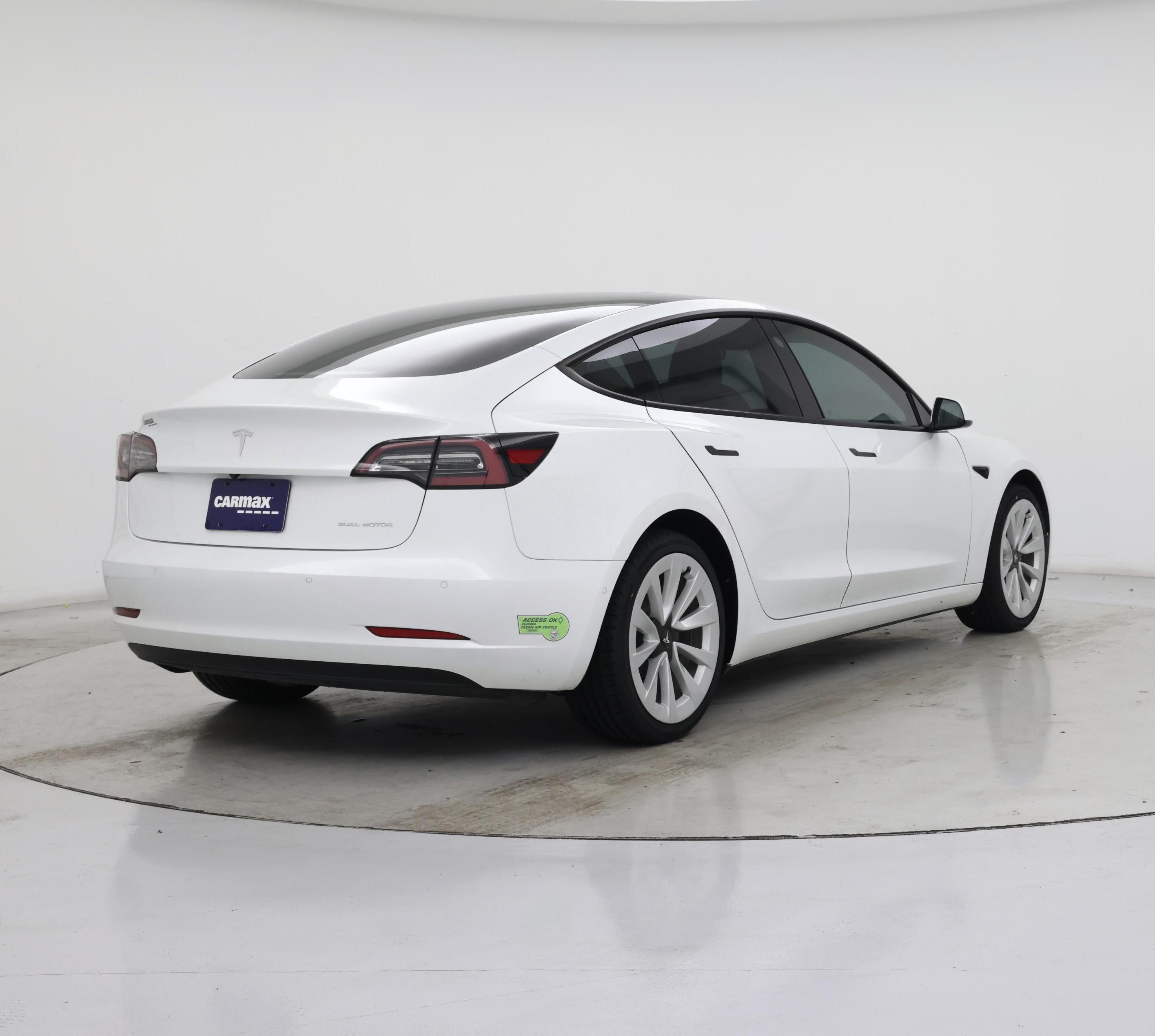Thumbnail: 2022 Tesla Model 3 - 8