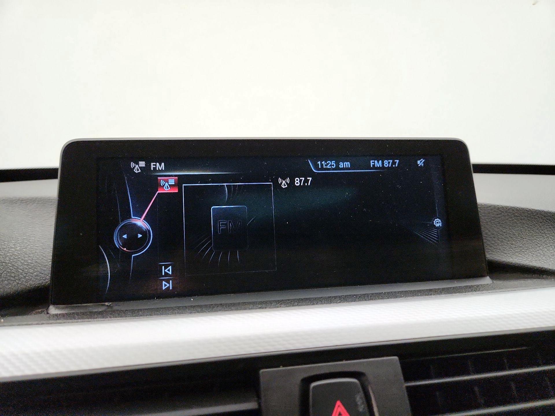 Thumbnail: 2015 BMW 3 Series - 16