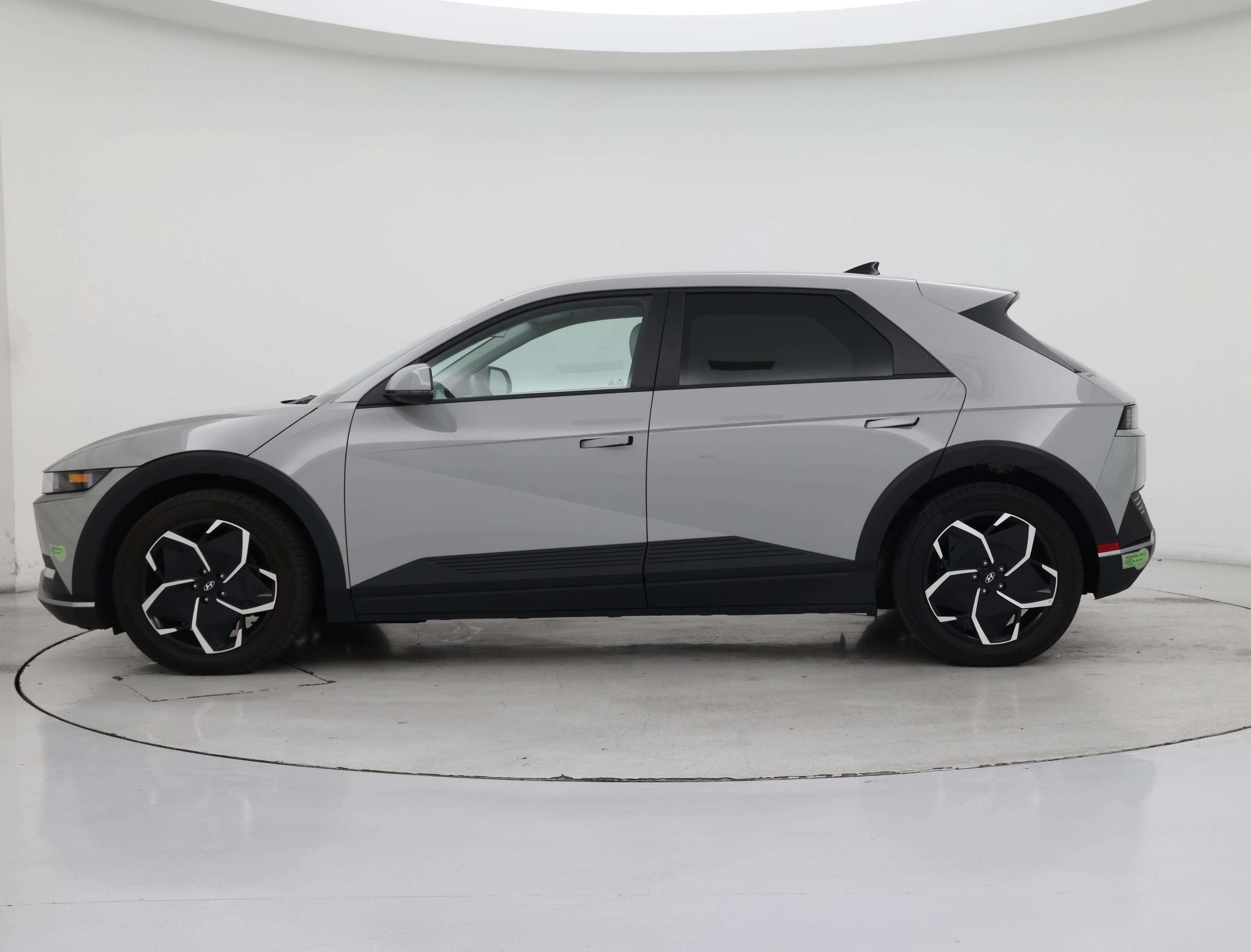 Thumbnail: 2023 Hyundai Ioniq 5 - 3