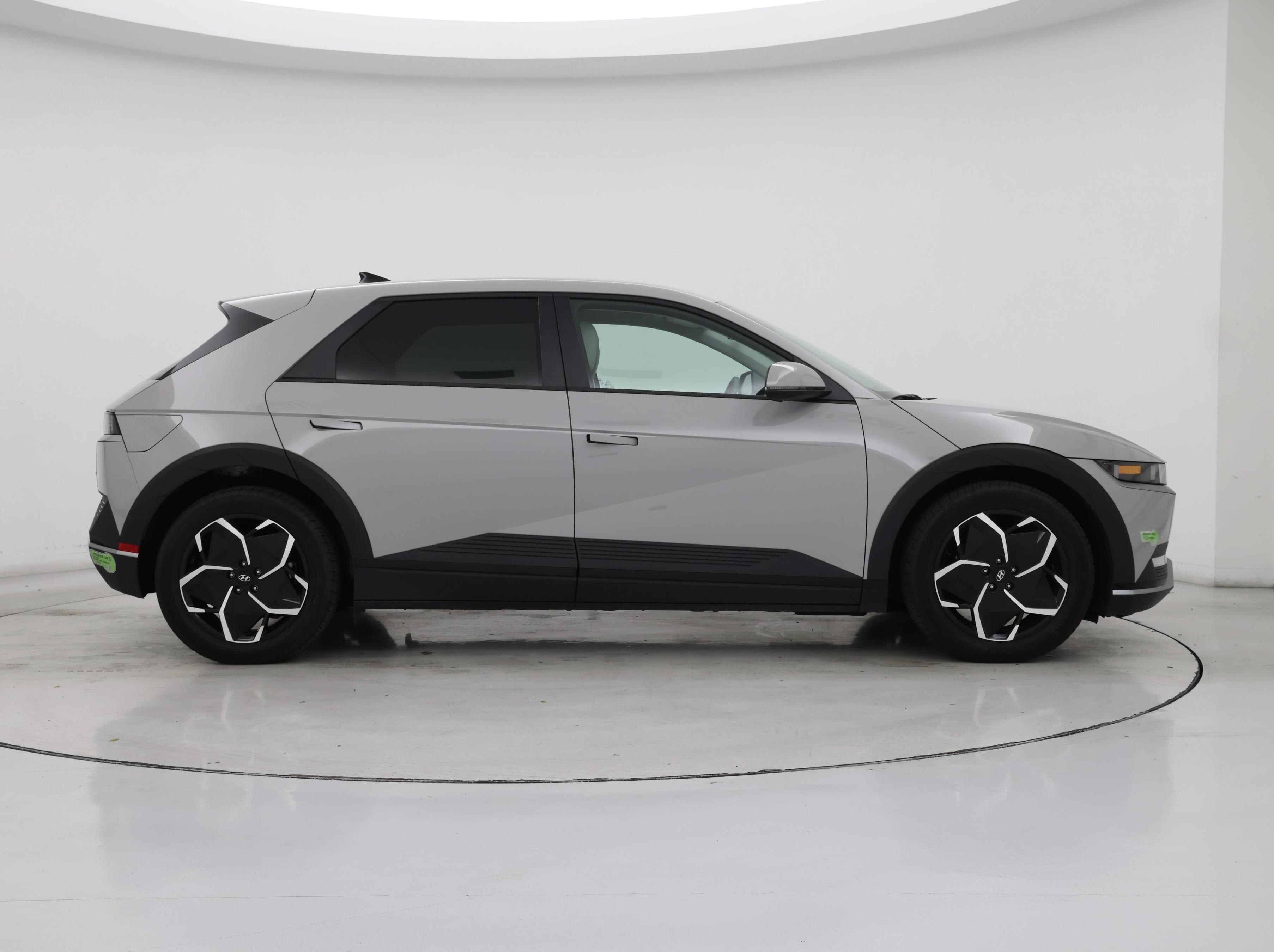 Thumbnail: 2023 Hyundai Ioniq 5 - 7