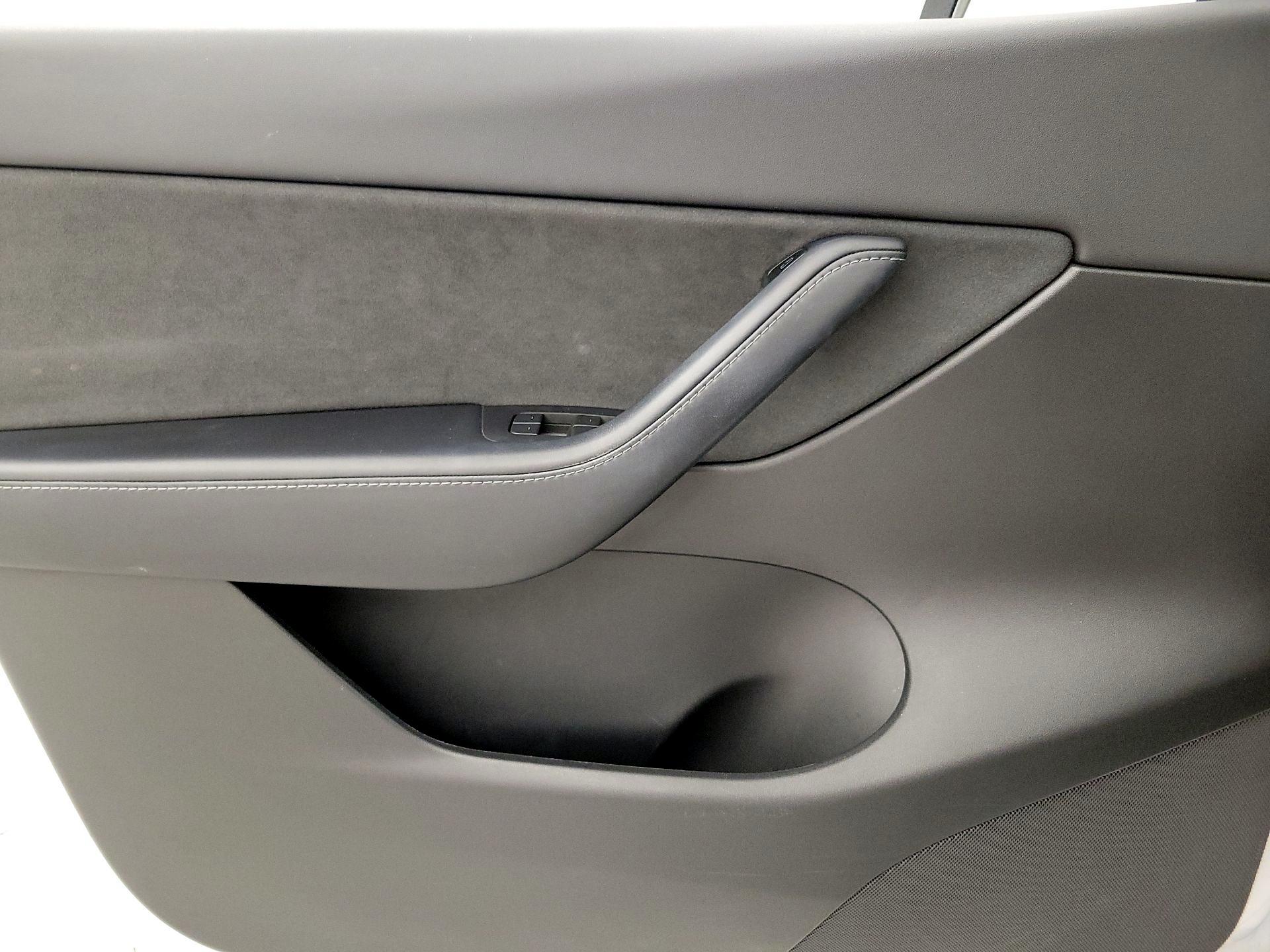 Thumbnail: 2021 Tesla Model Y - 12
