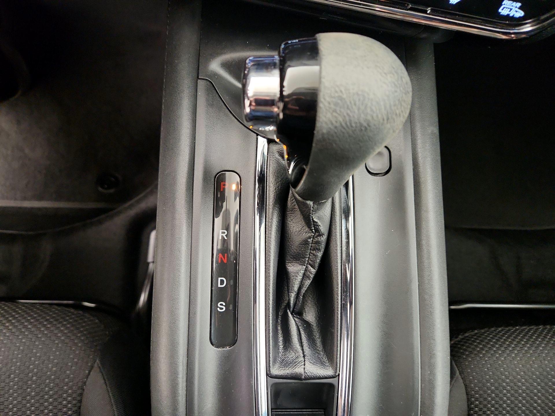 Thumbnail: 2016 Honda HR-V - 17