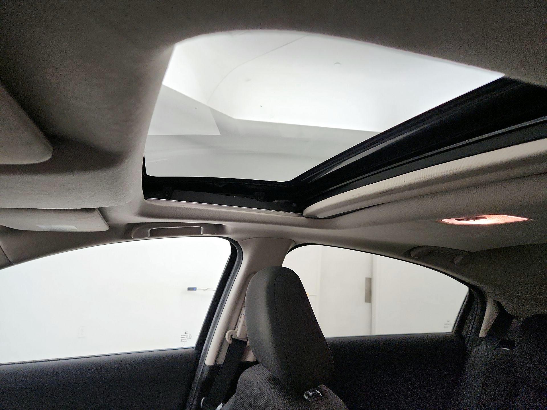 Thumbnail: 2016 Honda HR-V - 19