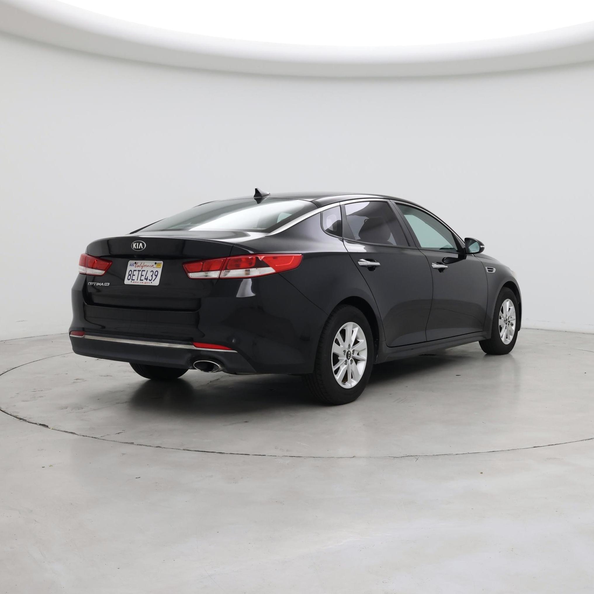 Thumbnail: 2017 Kia Optima - 8