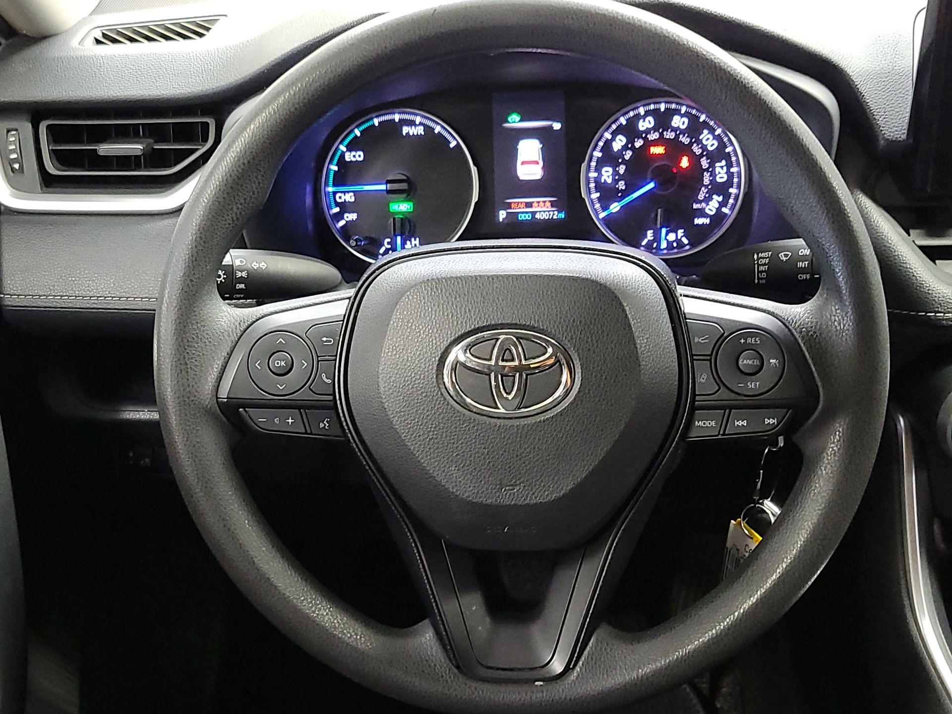 Thumbnail: 2020 Toyota RAV4 - 10