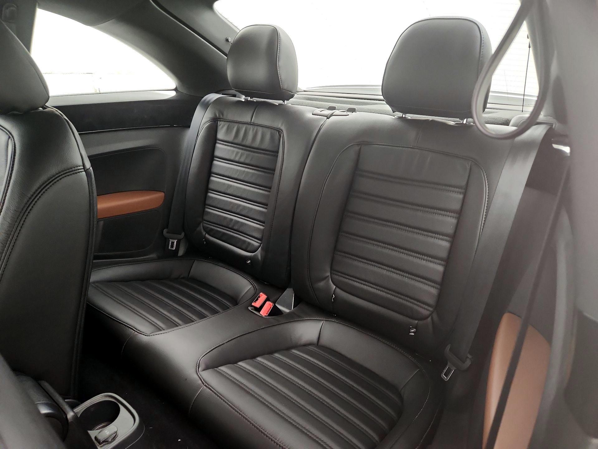 Thumbnail: 2015 Volkswagen Beetle - 18