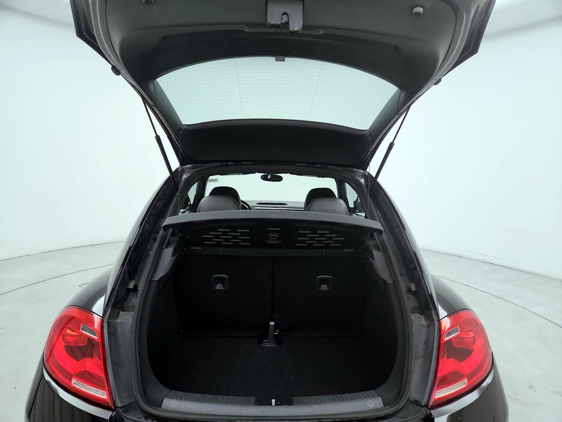Thumbnail: 2015 Volkswagen Beetle - 19