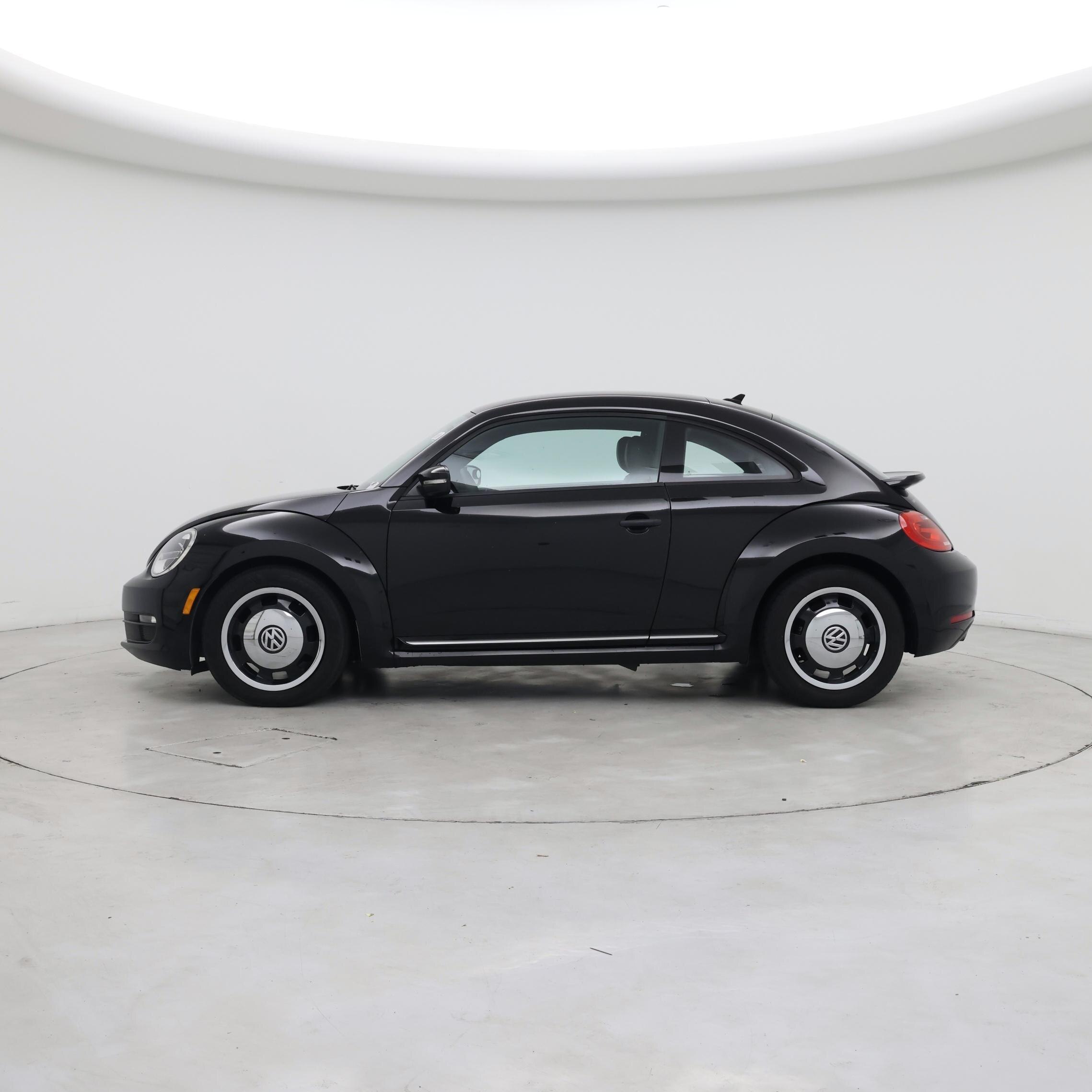 Thumbnail: 2015 Volkswagen Beetle - 3