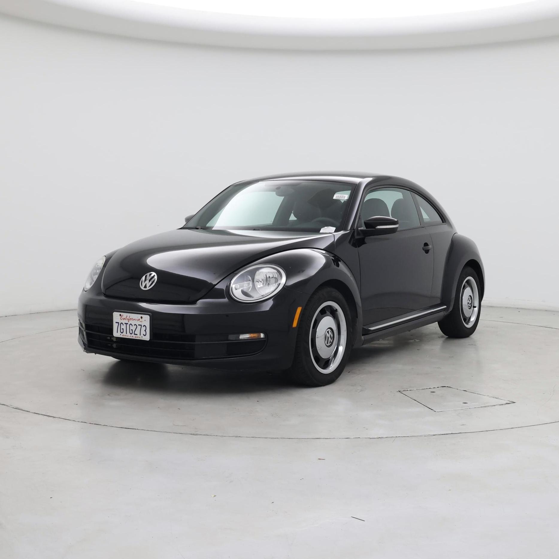 Thumbnail: 2015 Volkswagen Beetle - 4