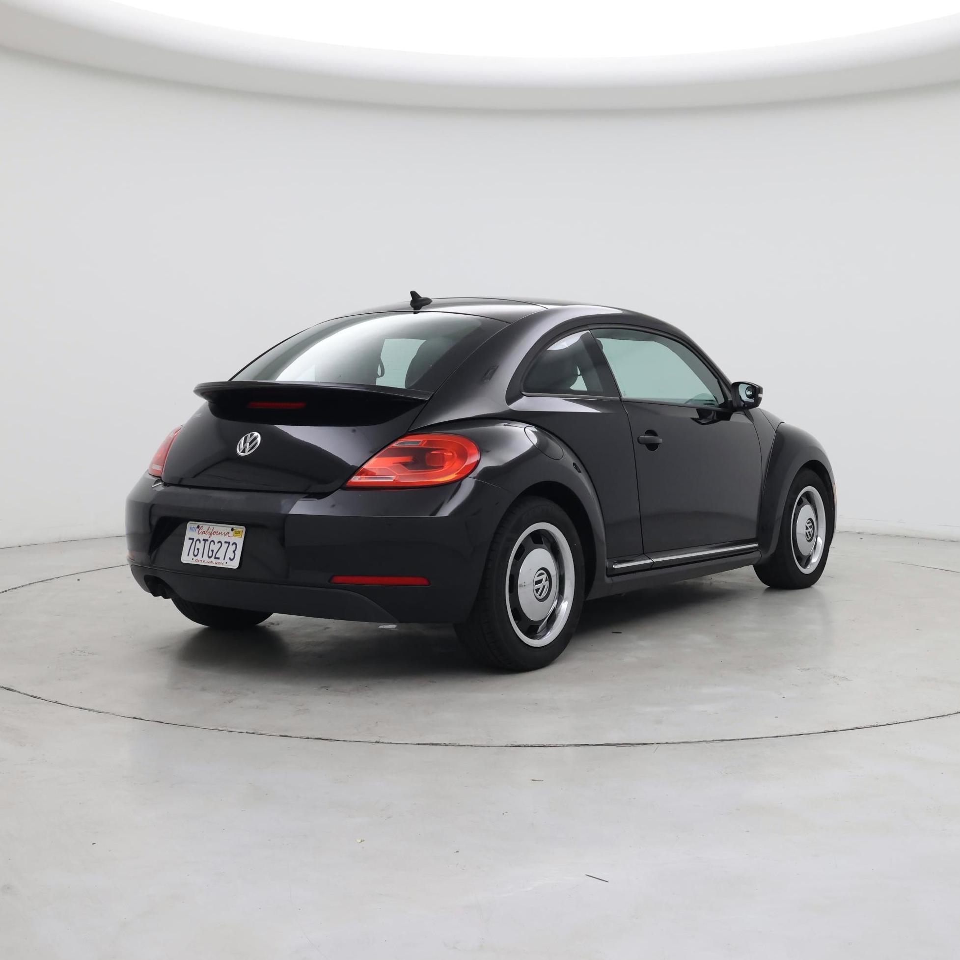 Thumbnail: 2015 Volkswagen Beetle - 8