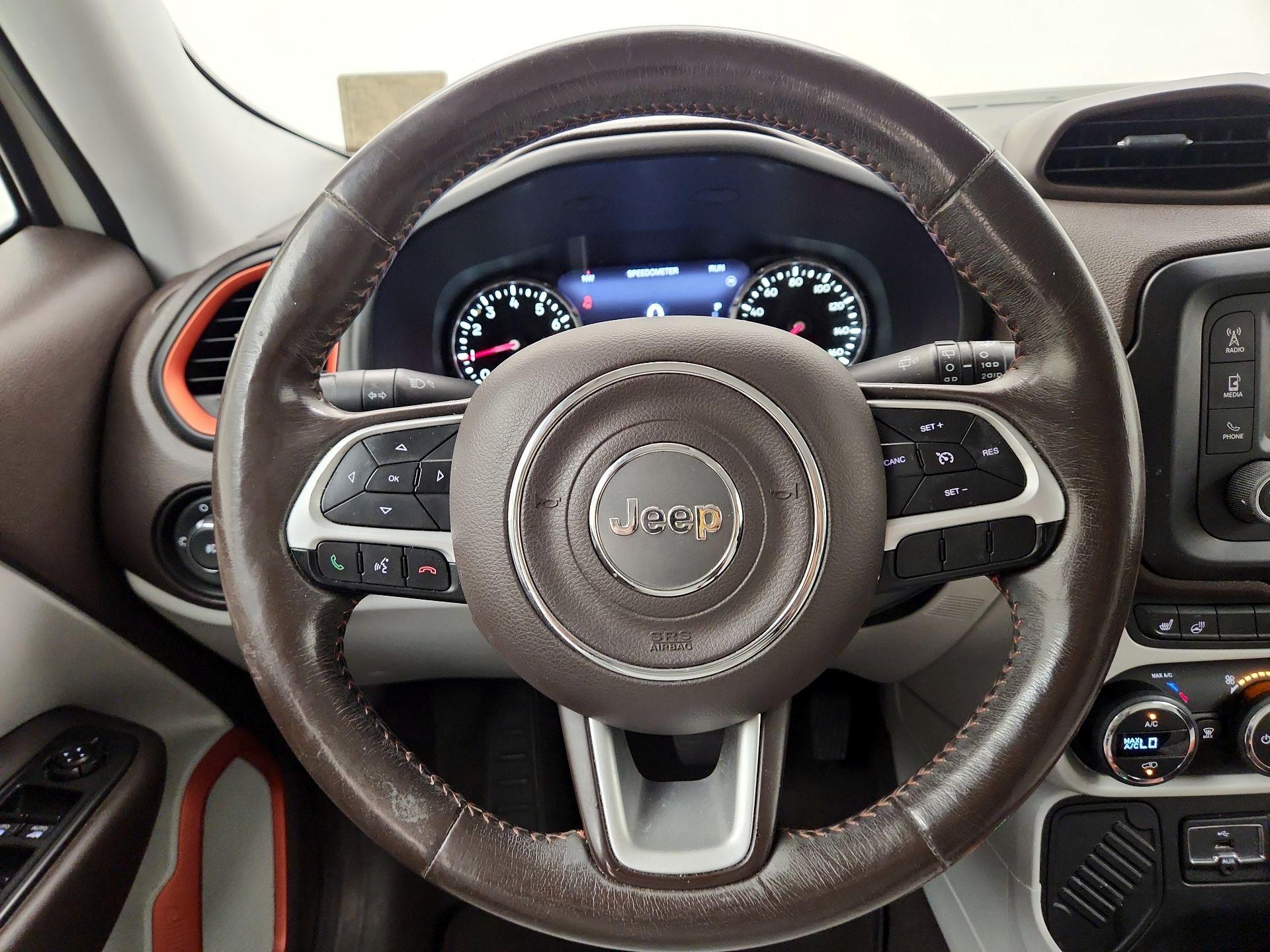 Thumbnail: 2016 Jeep Renegade - 10