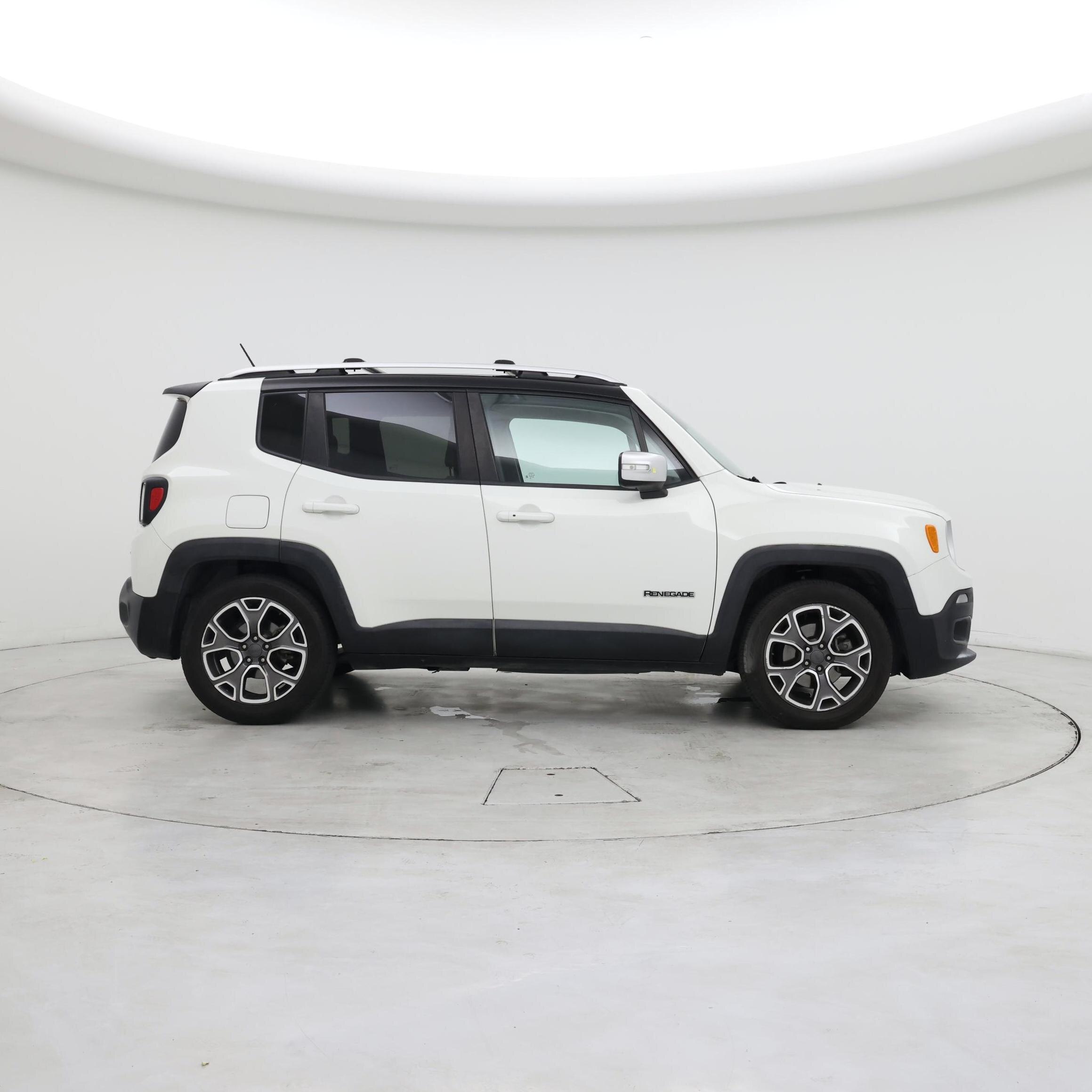 Thumbnail: 2016 Jeep Renegade - 7