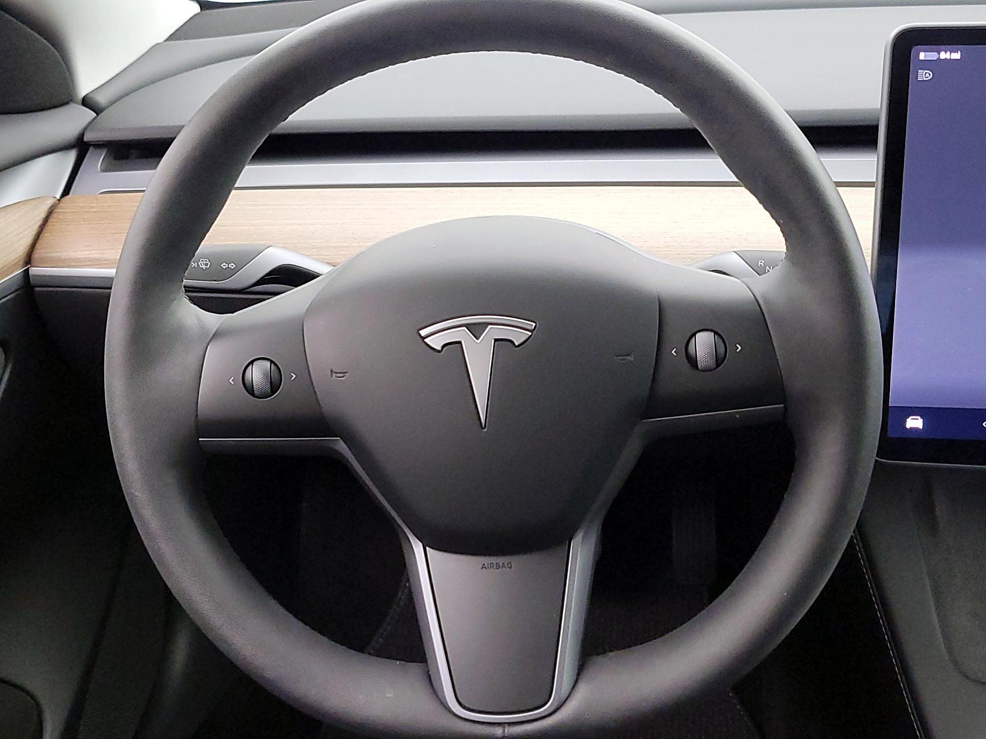 Thumbnail: 2023 Tesla Model 3 - 10