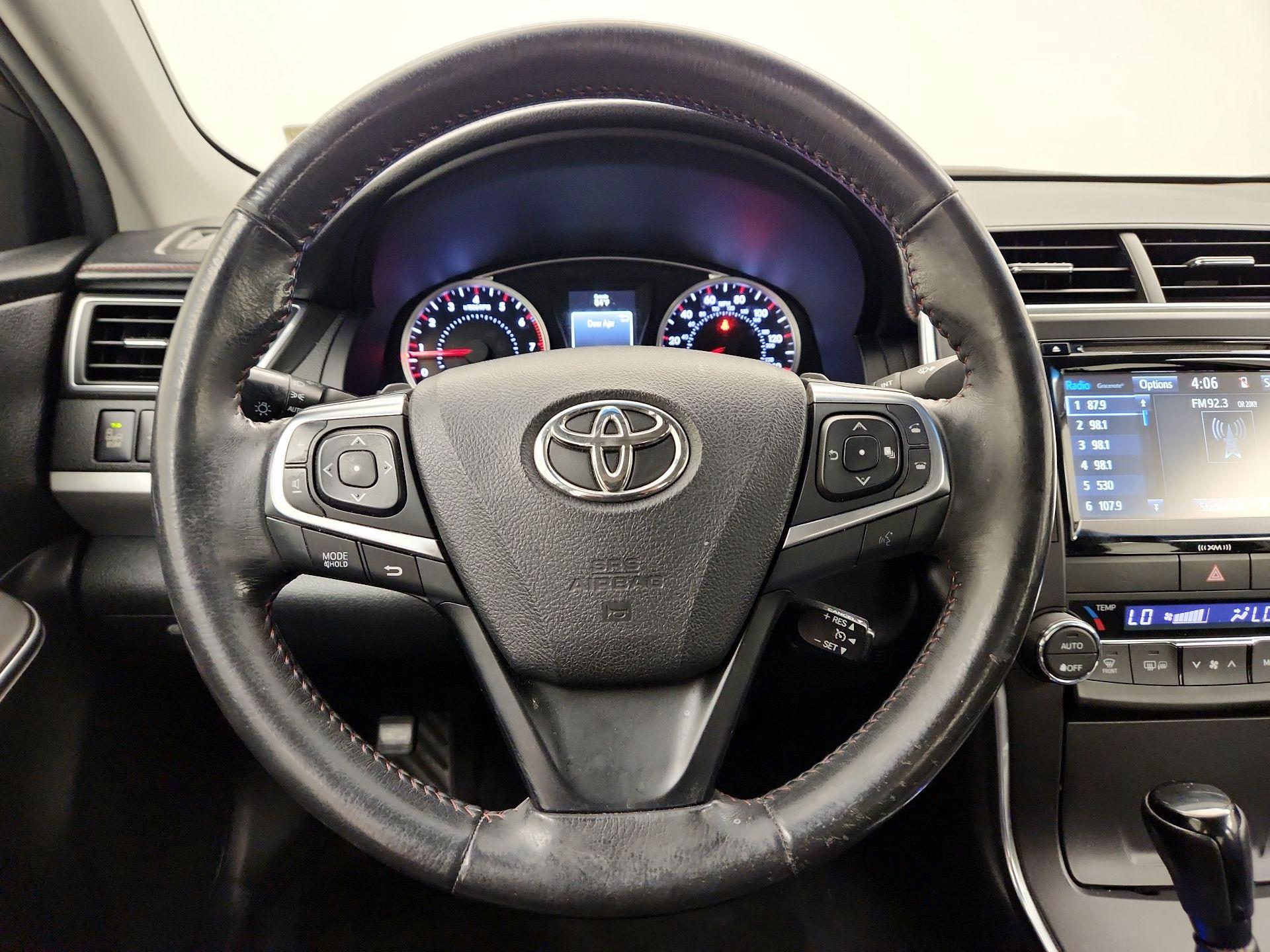 Thumbnail: 2017 Toyota Camry - 10
