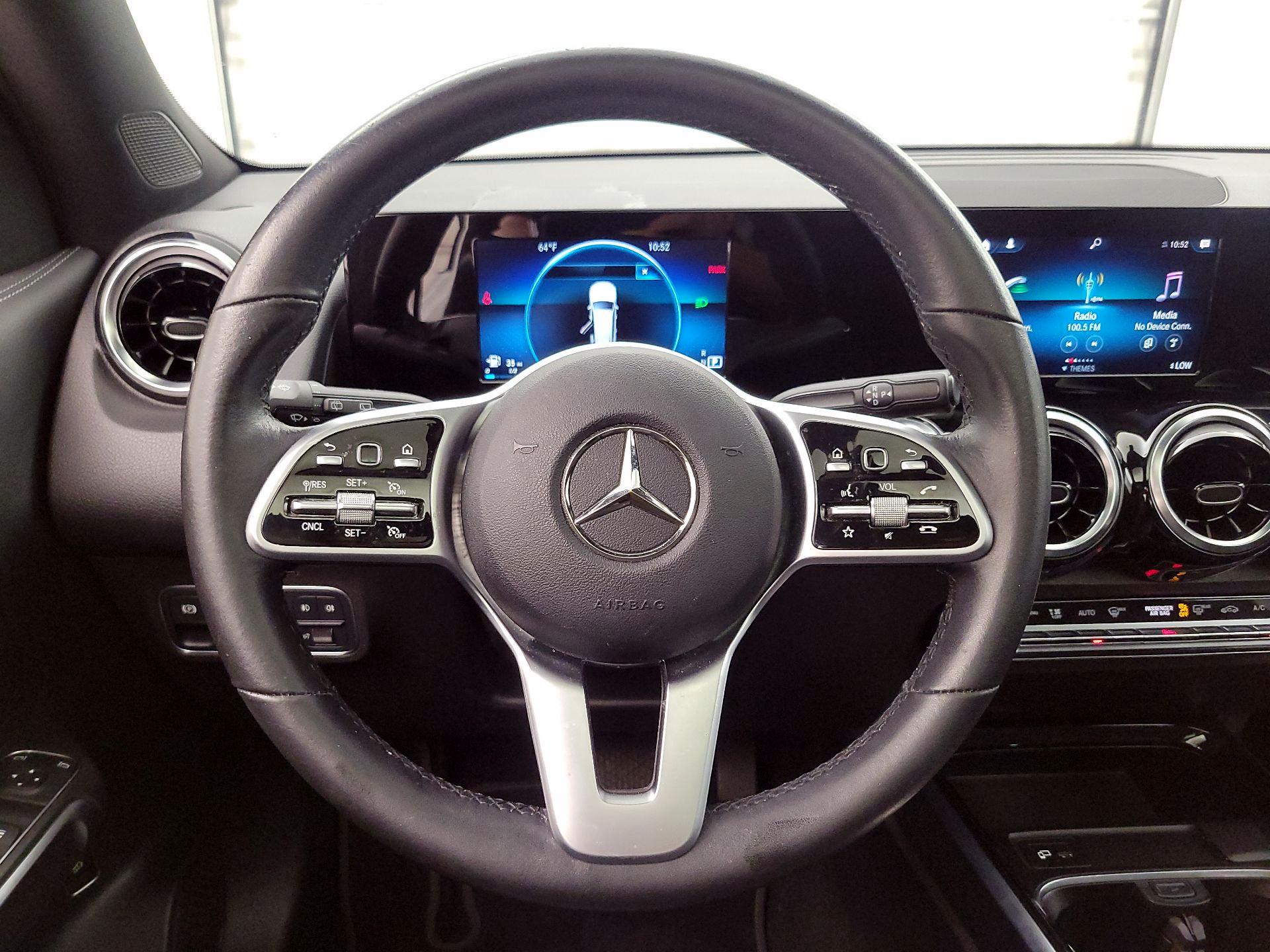Thumbnail: 2021 Mercedes-Benz GLB - 10