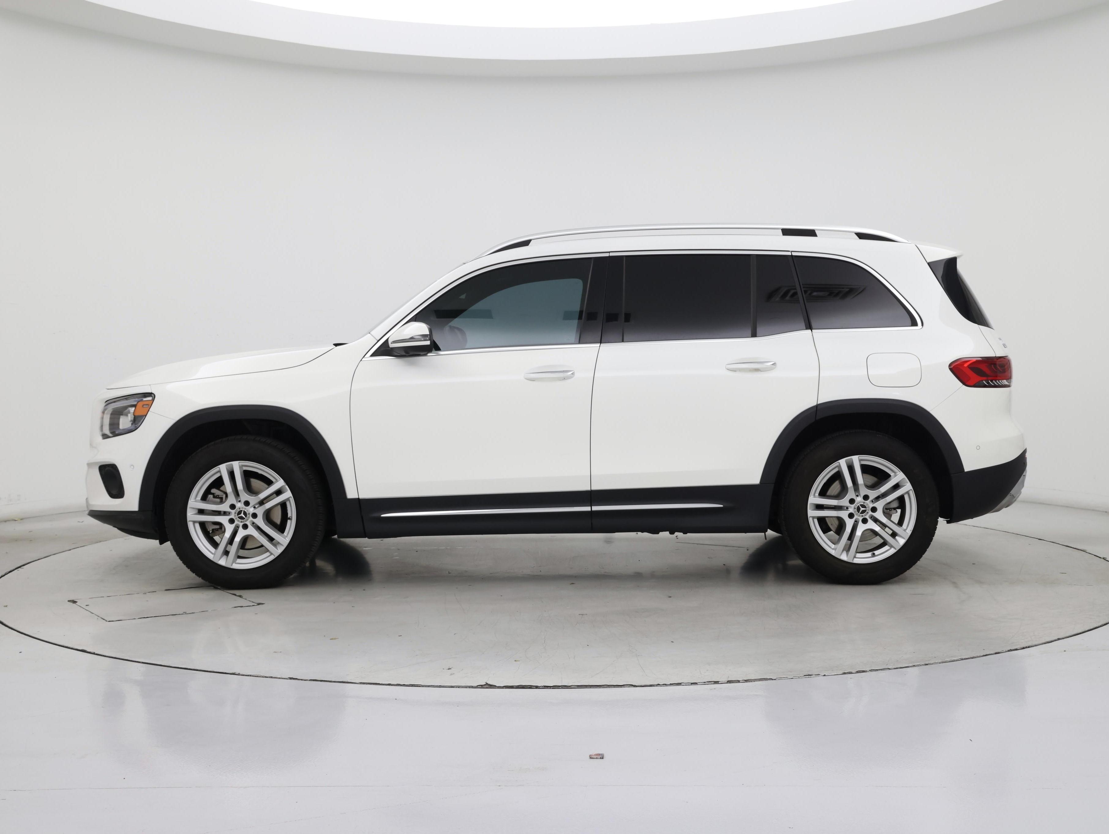 Thumbnail: 2021 Mercedes-Benz GLB - 3