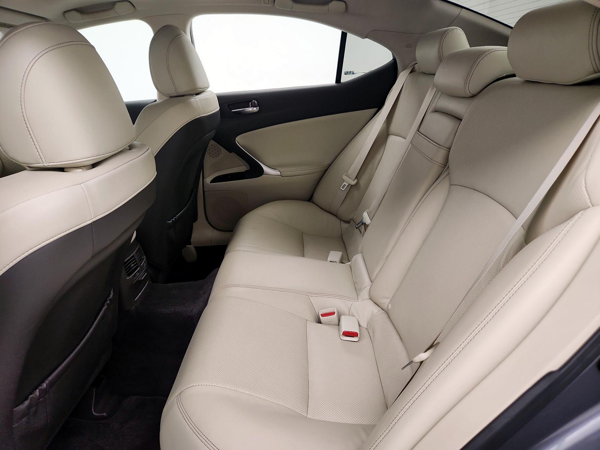 Thumbnail: 2013 Lexus IS - 18