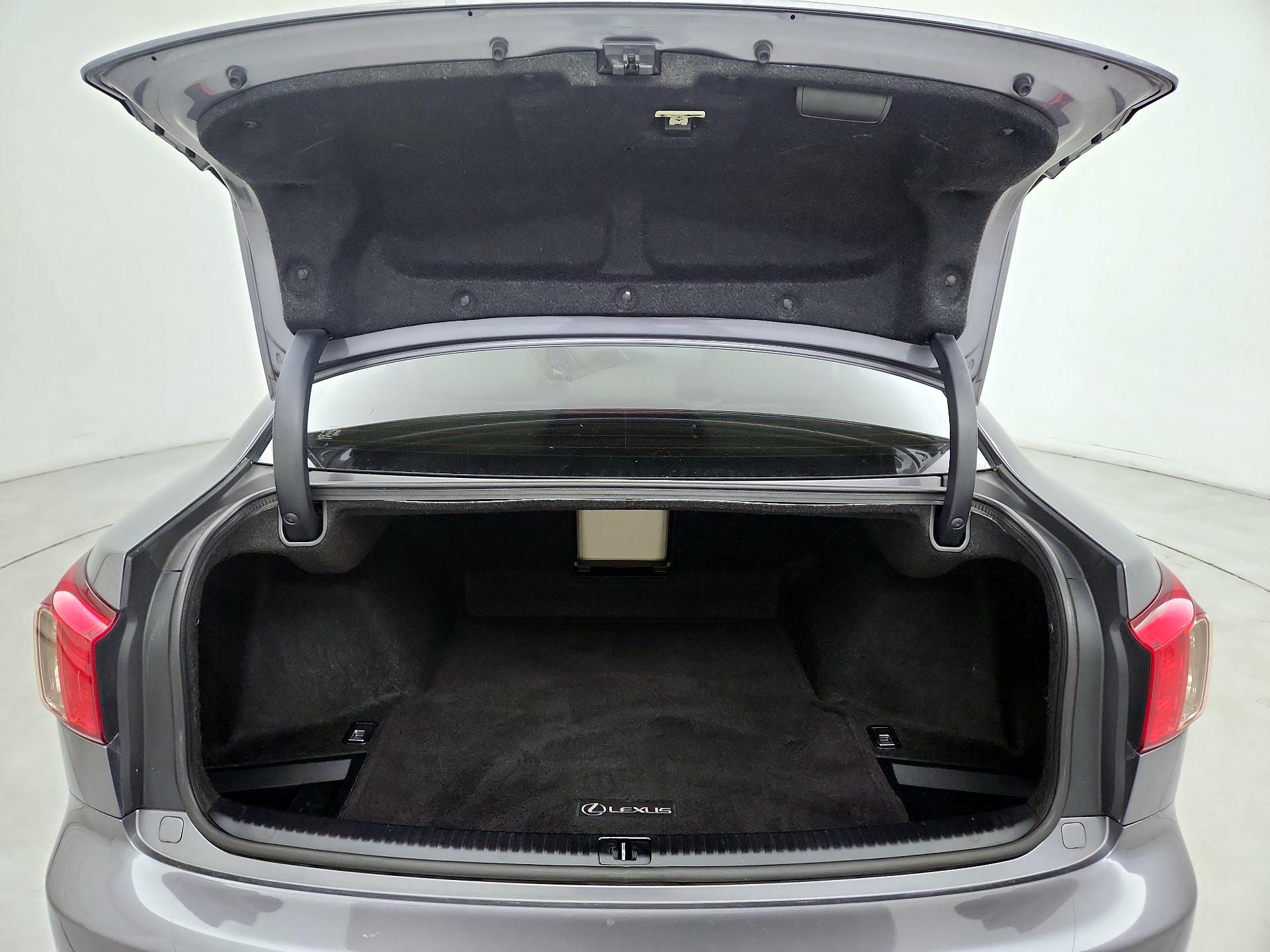 Thumbnail: 2013 Lexus IS - 19