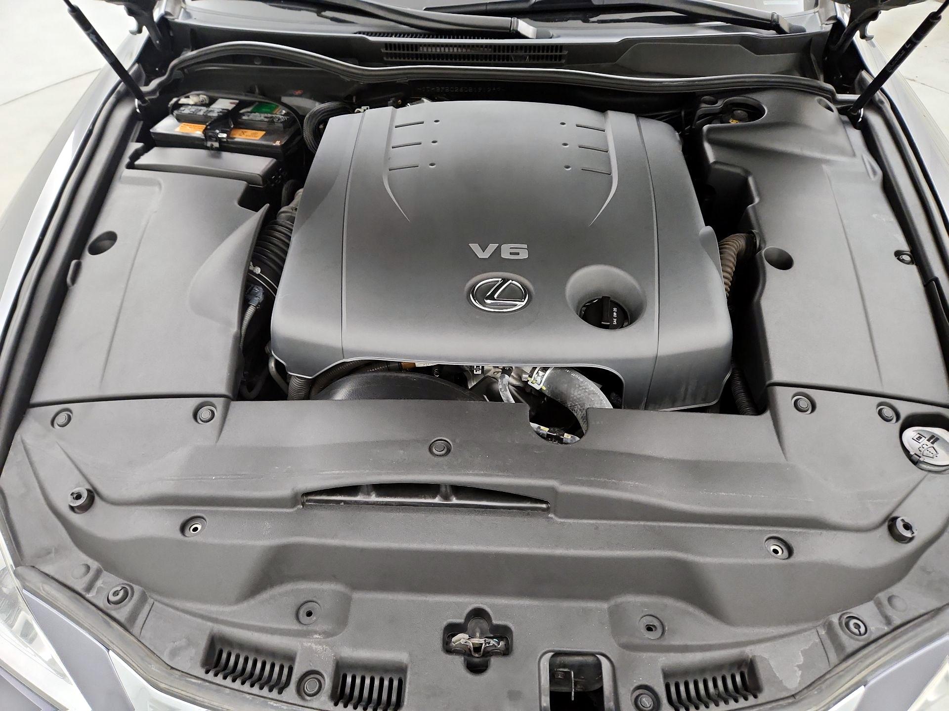 Thumbnail: 2013 Lexus IS - 20