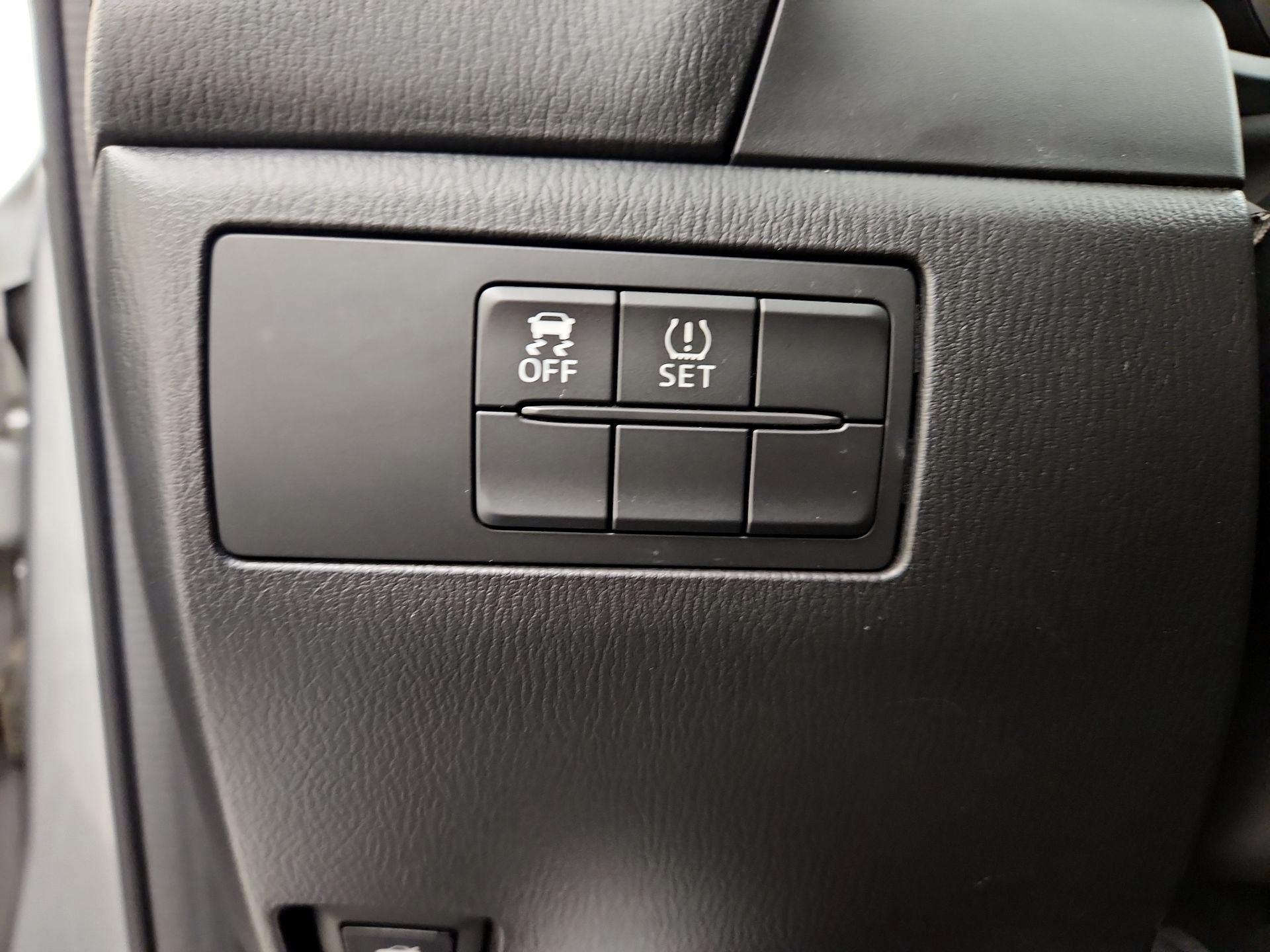 Thumbnail: 2014 Mazda Mazda3 - 13