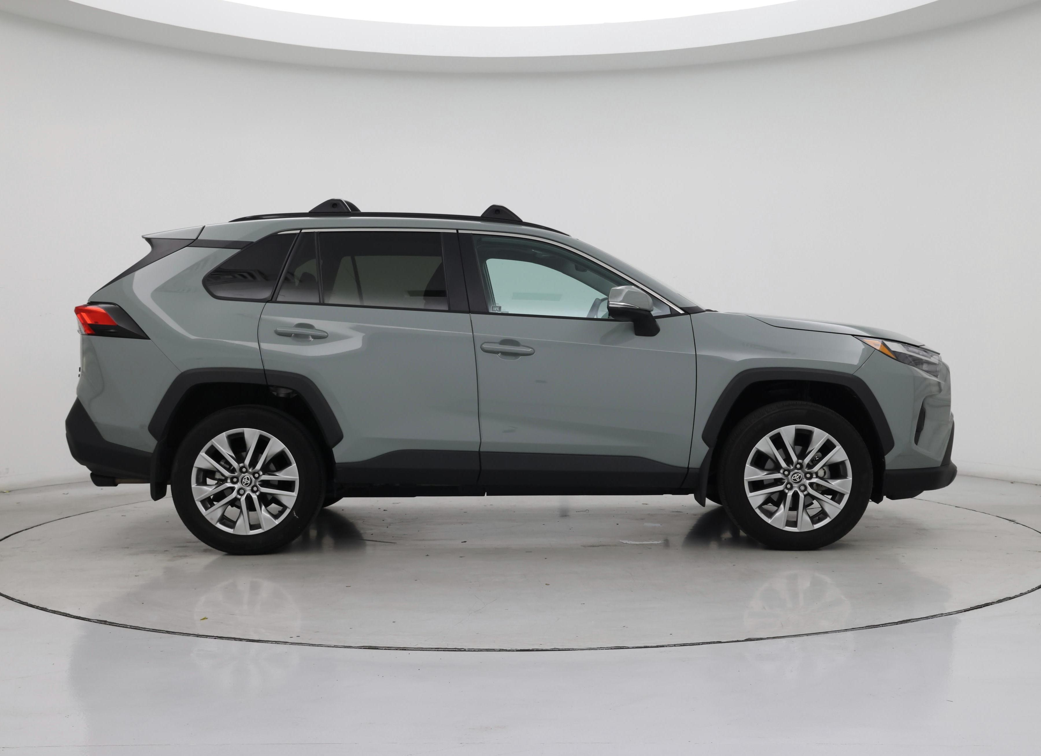Thumbnail: 2022 Toyota RAV4 - 7