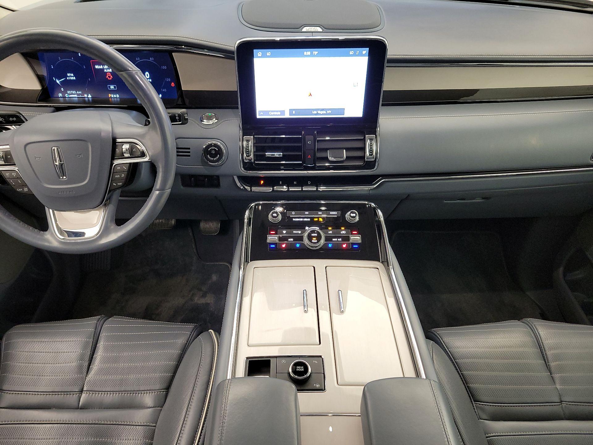 Thumbnail: 2020 Lincoln Navigator L - 9