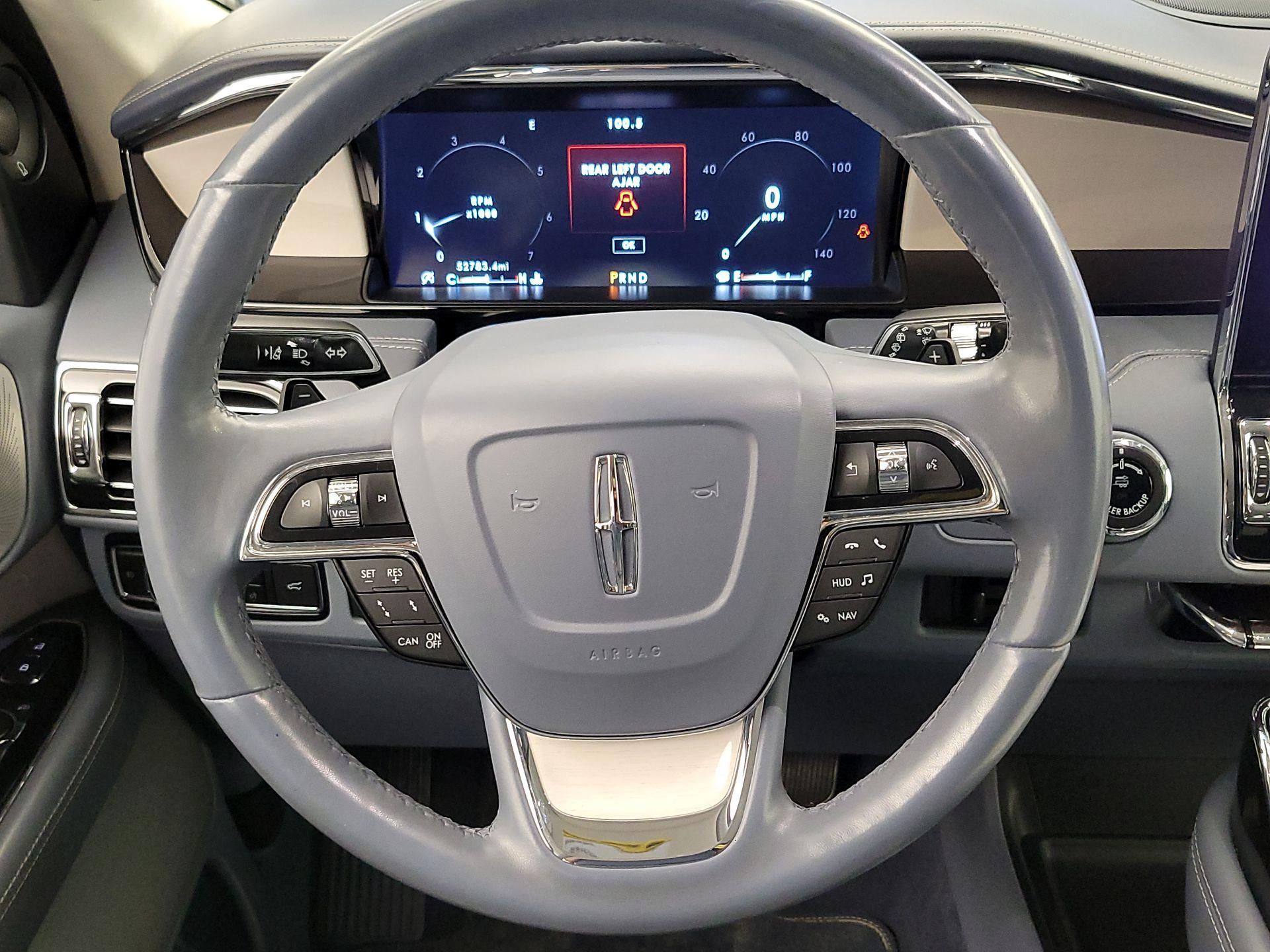 Thumbnail: 2020 Lincoln Navigator L - 10