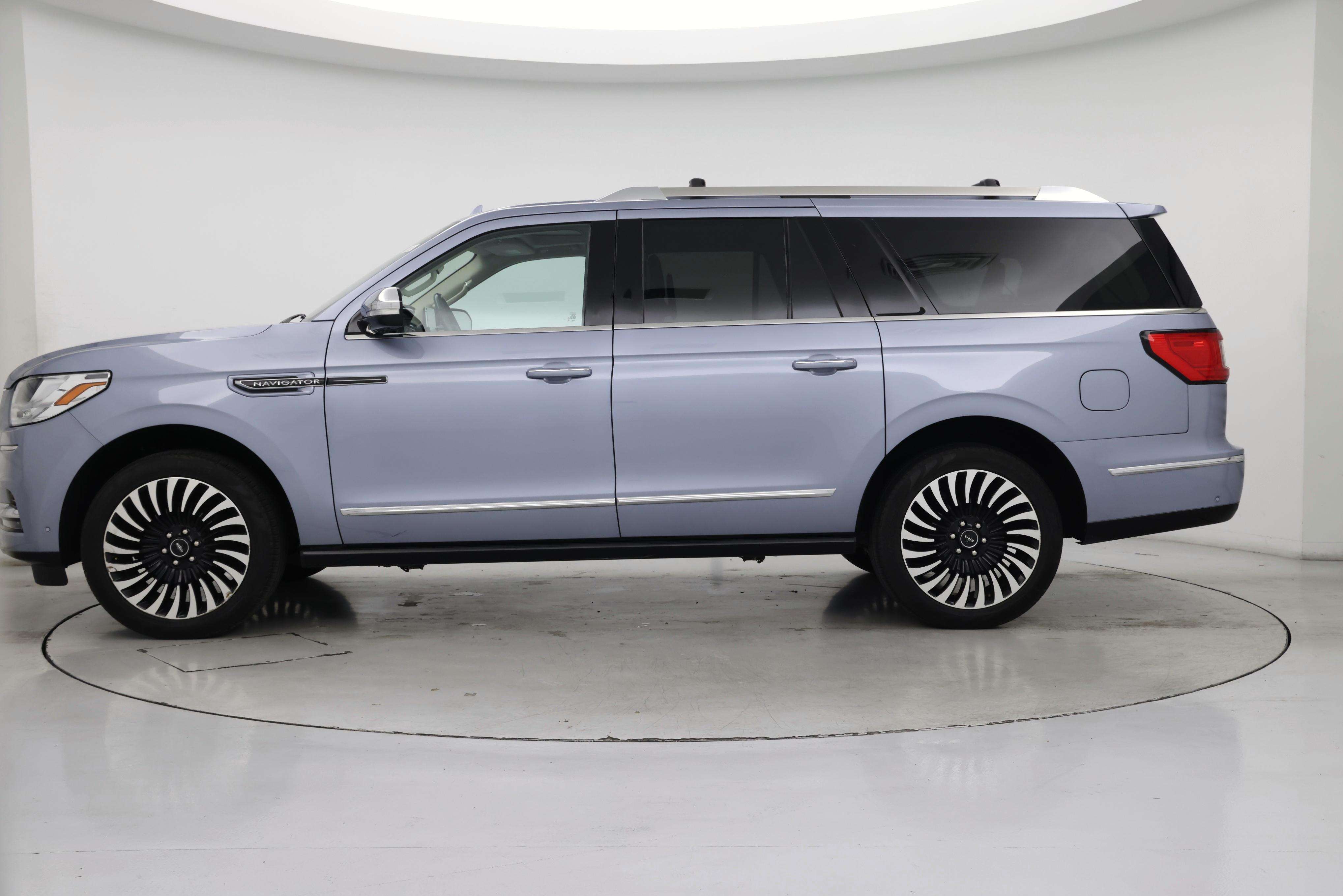 Thumbnail: 2020 Lincoln Navigator L - 3