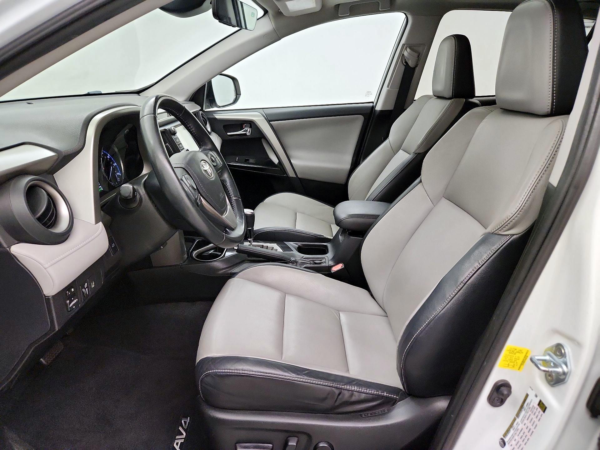 Thumbnail: 2016 Toyota RAV4 - 11