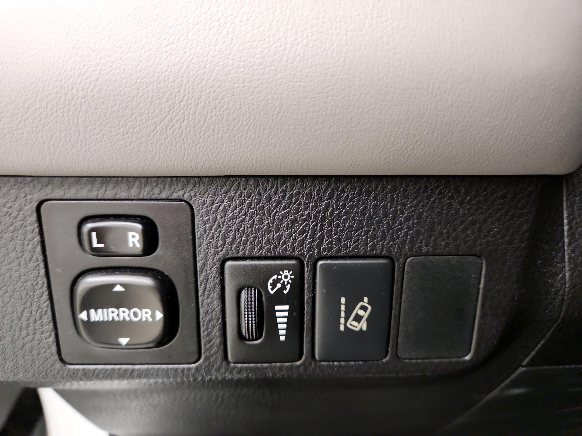 Thumbnail: 2016 Toyota RAV4 - 13