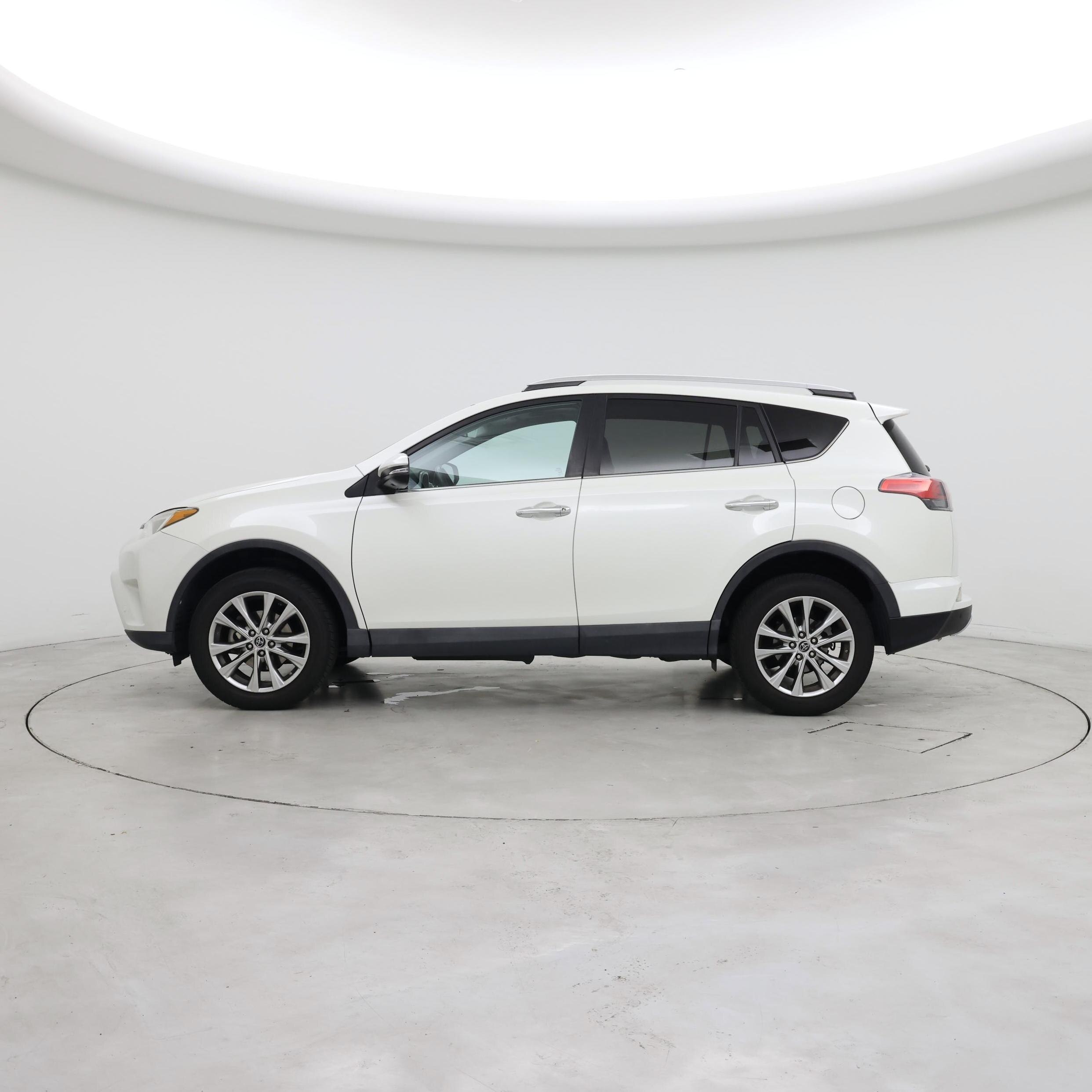 Thumbnail: 2016 Toyota RAV4 - 3