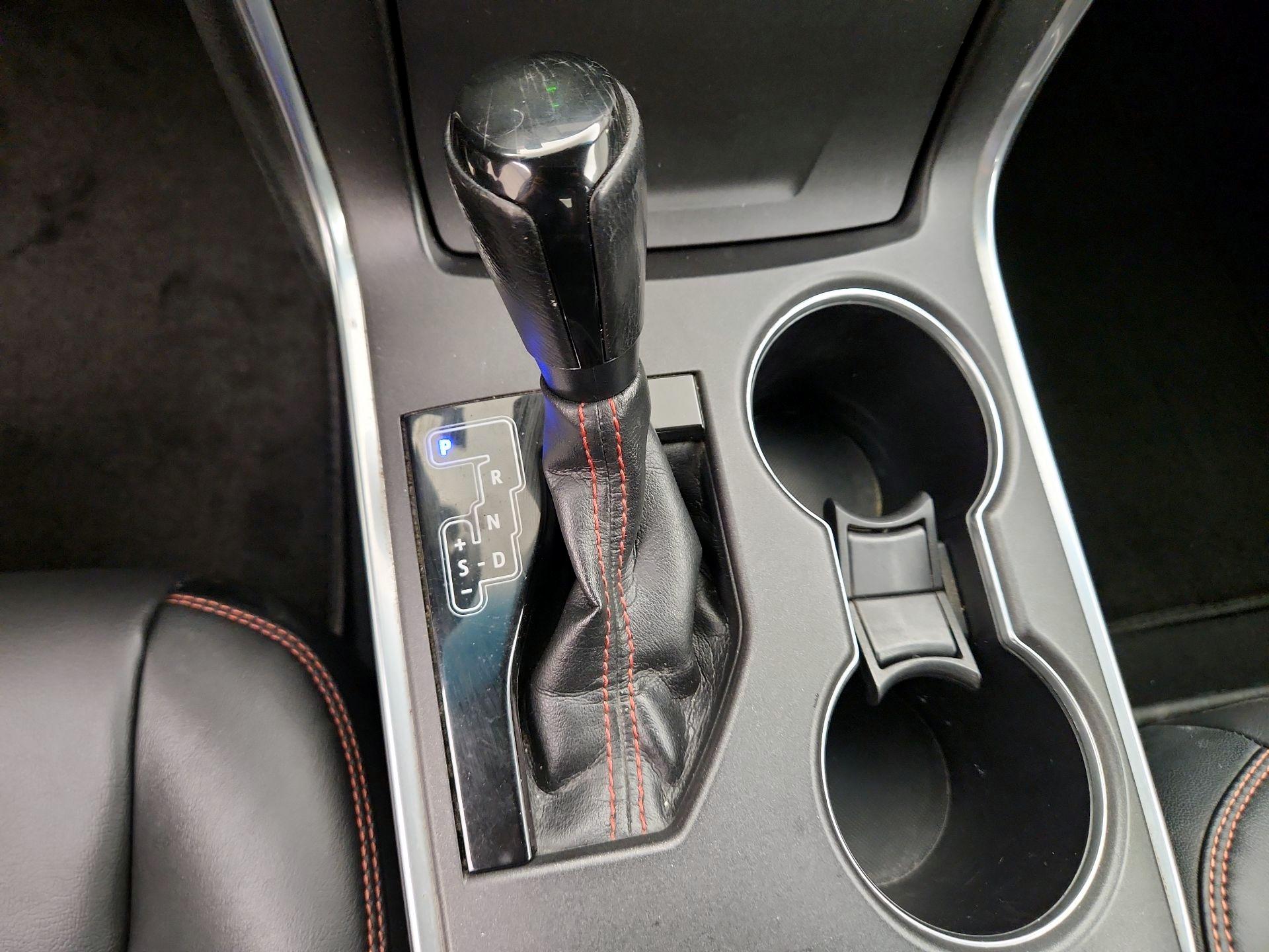 Thumbnail: 2015 Toyota Camry - 15