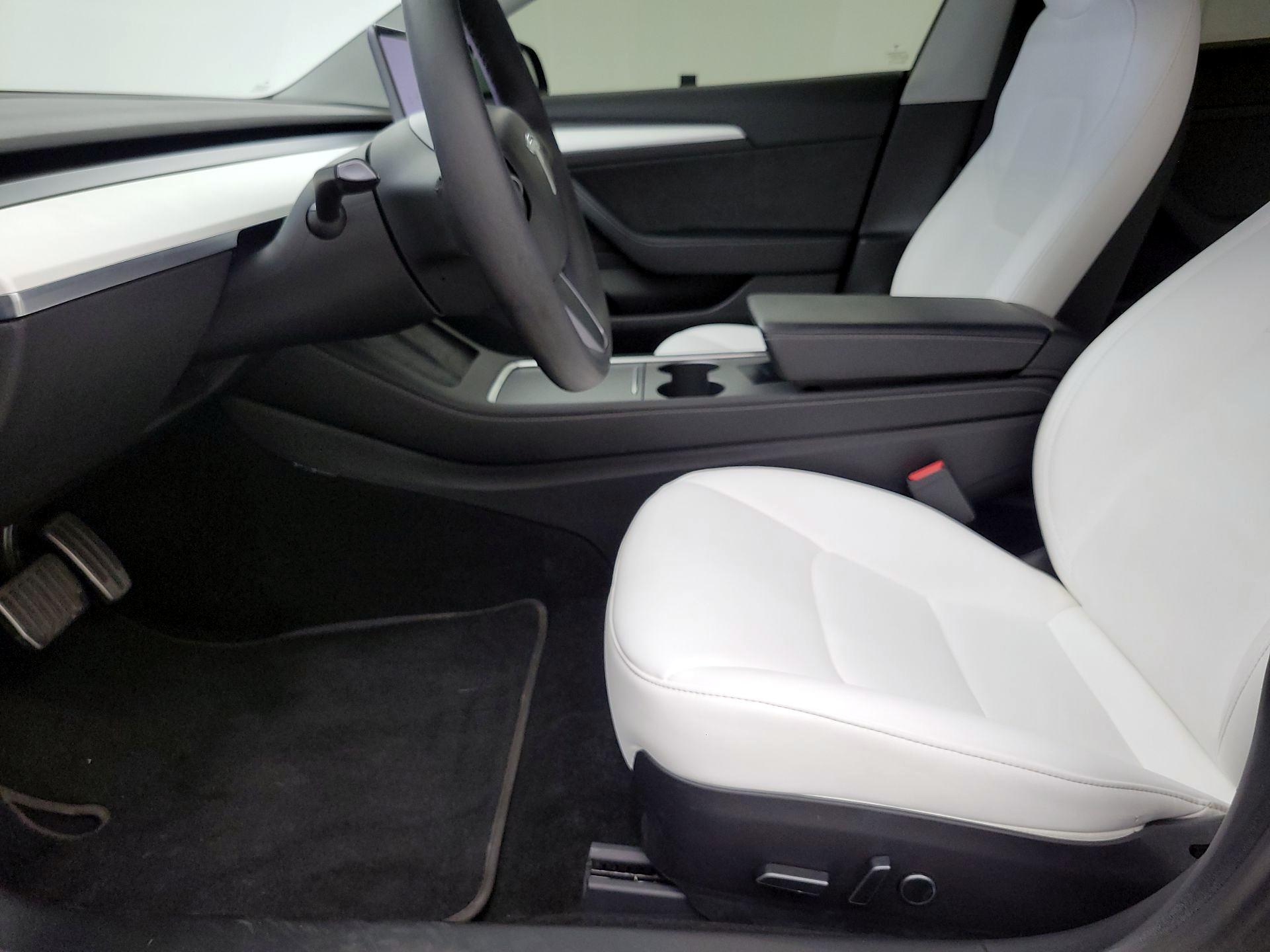 Thumbnail: 2021 Tesla Model 3 - 11
