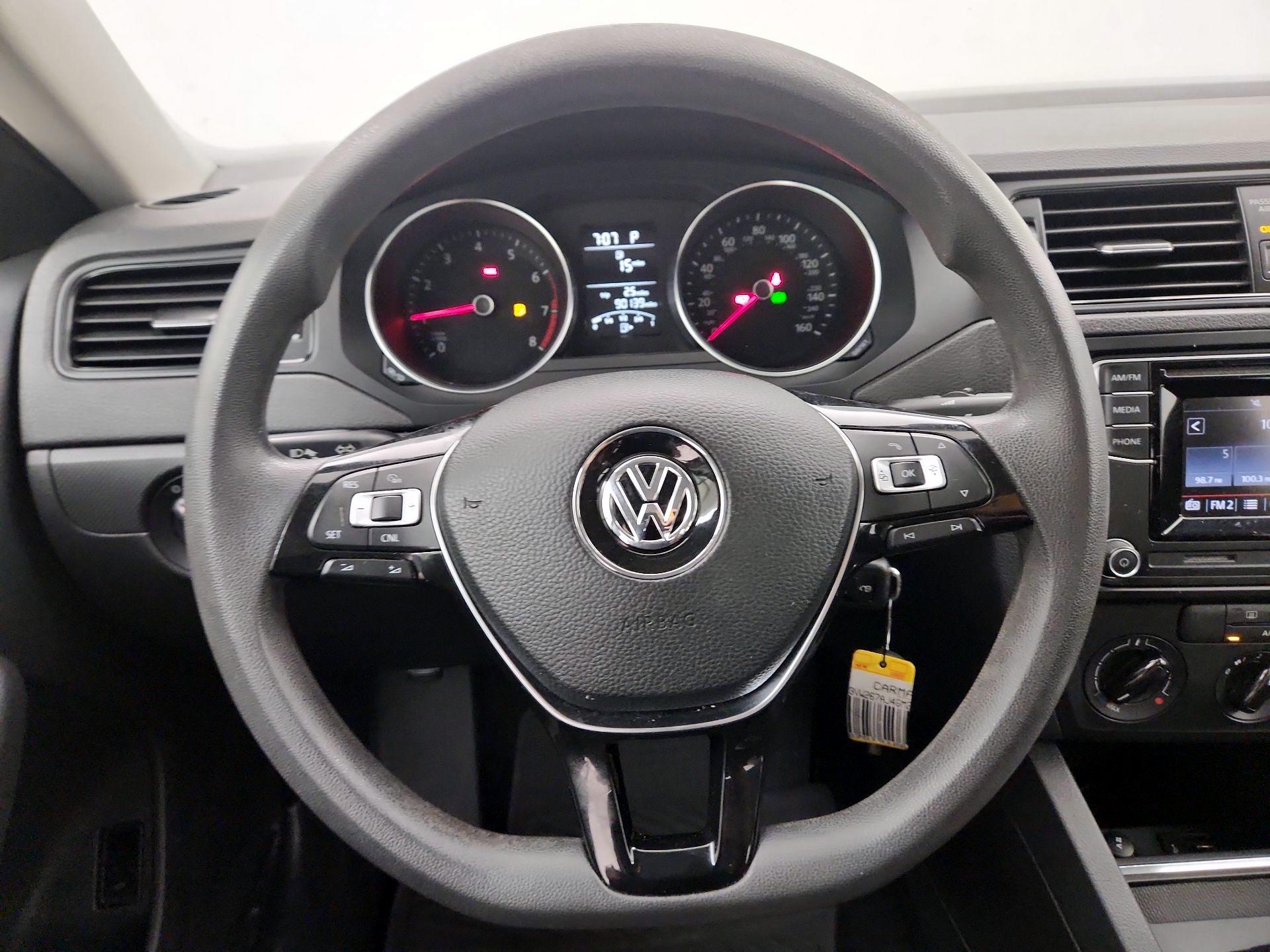 Thumbnail: 2016 Volkswagen Jetta - 10