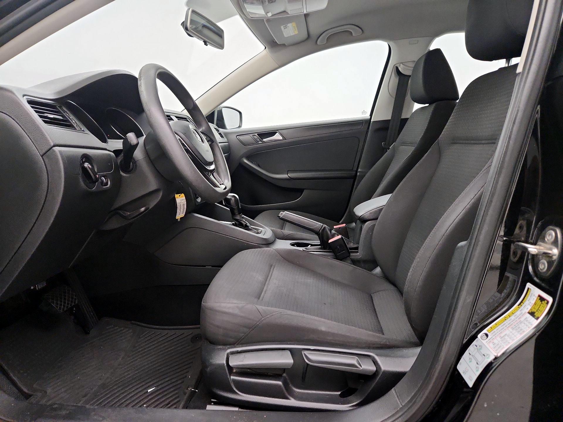 Thumbnail: 2016 Volkswagen Jetta - 11