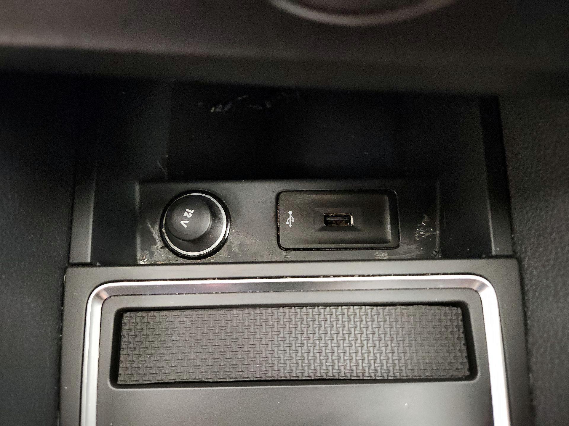 Thumbnail: 2016 Volkswagen Jetta - 17