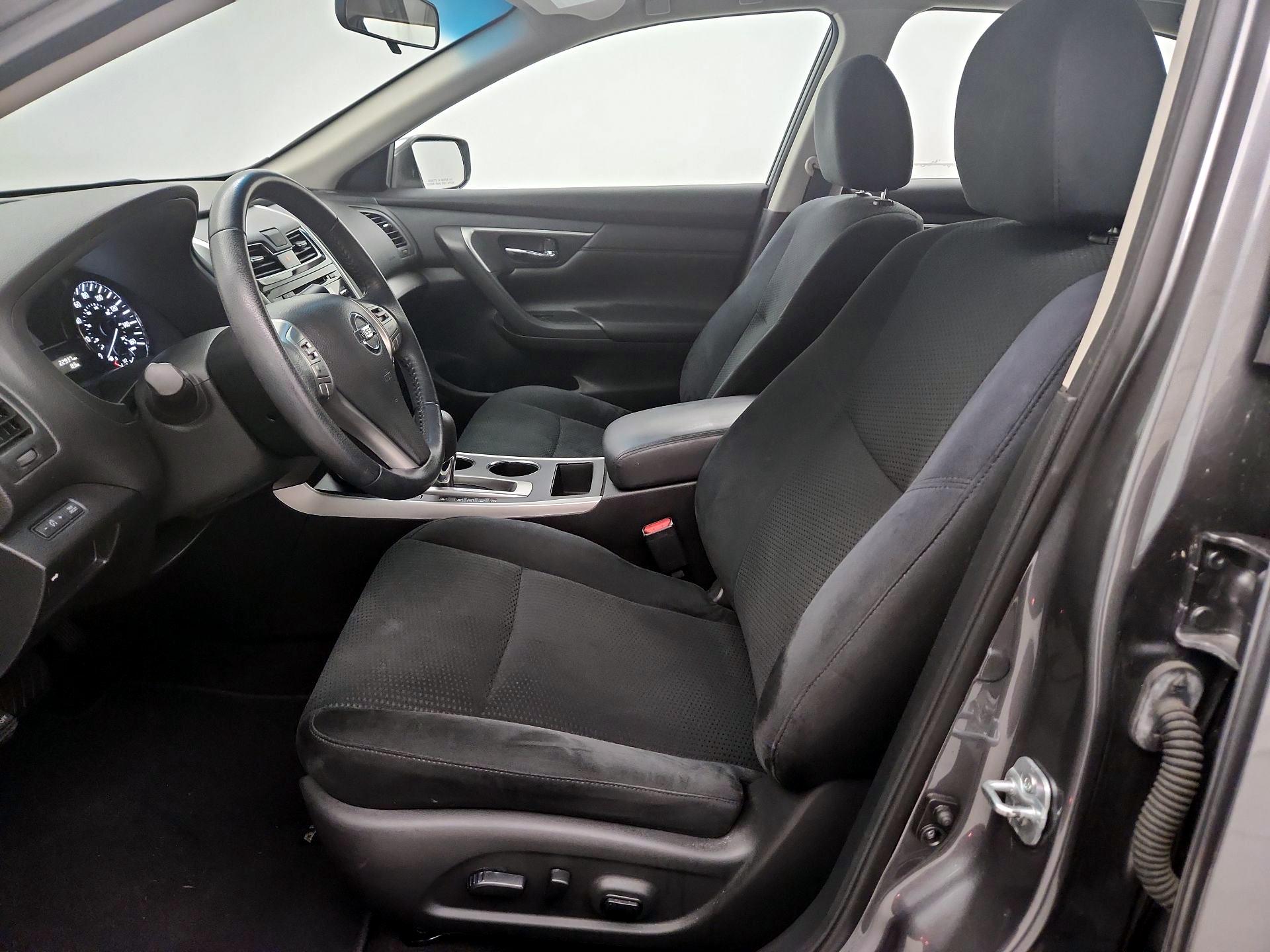 Thumbnail: 2015 Nissan Altima - 11