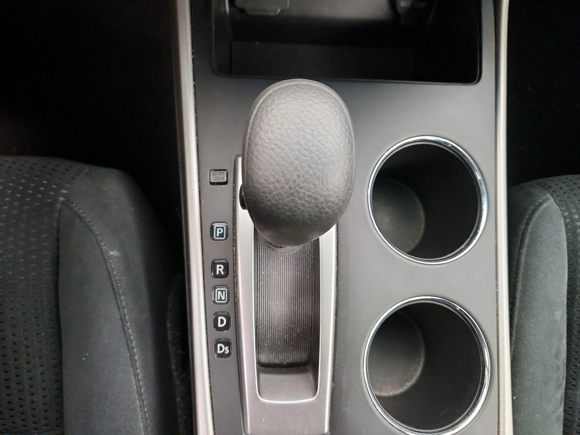 Thumbnail: 2015 Nissan Altima - 17