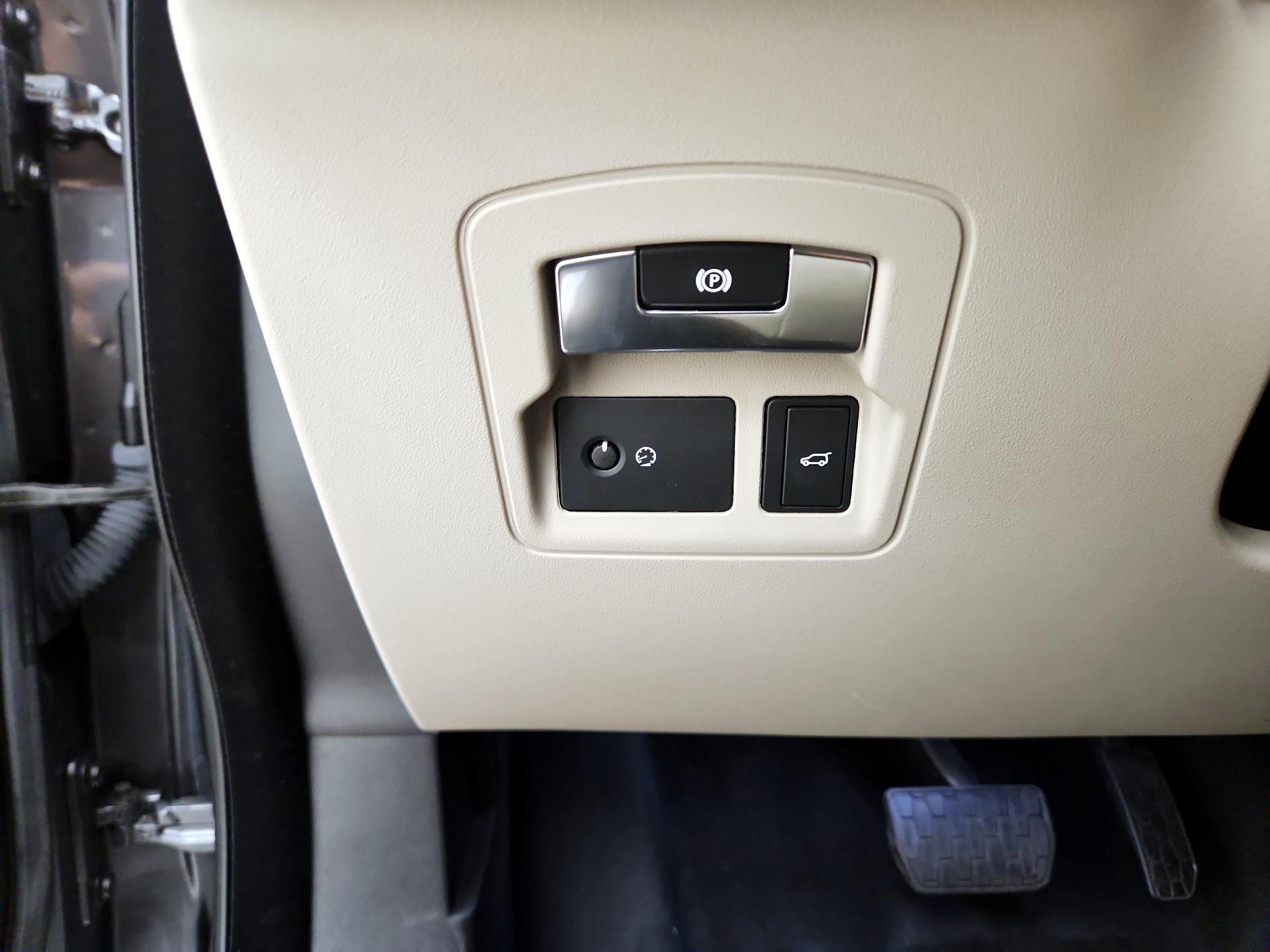 Thumbnail: 2018 Land Rover Range Rover Velar - 13