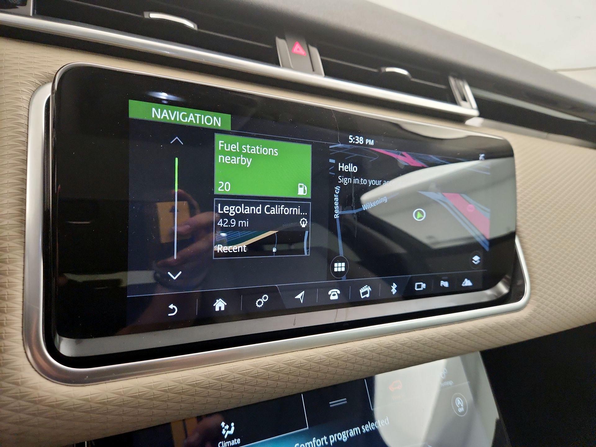 Thumbnail: 2018 Land Rover Range Rover Velar - 14