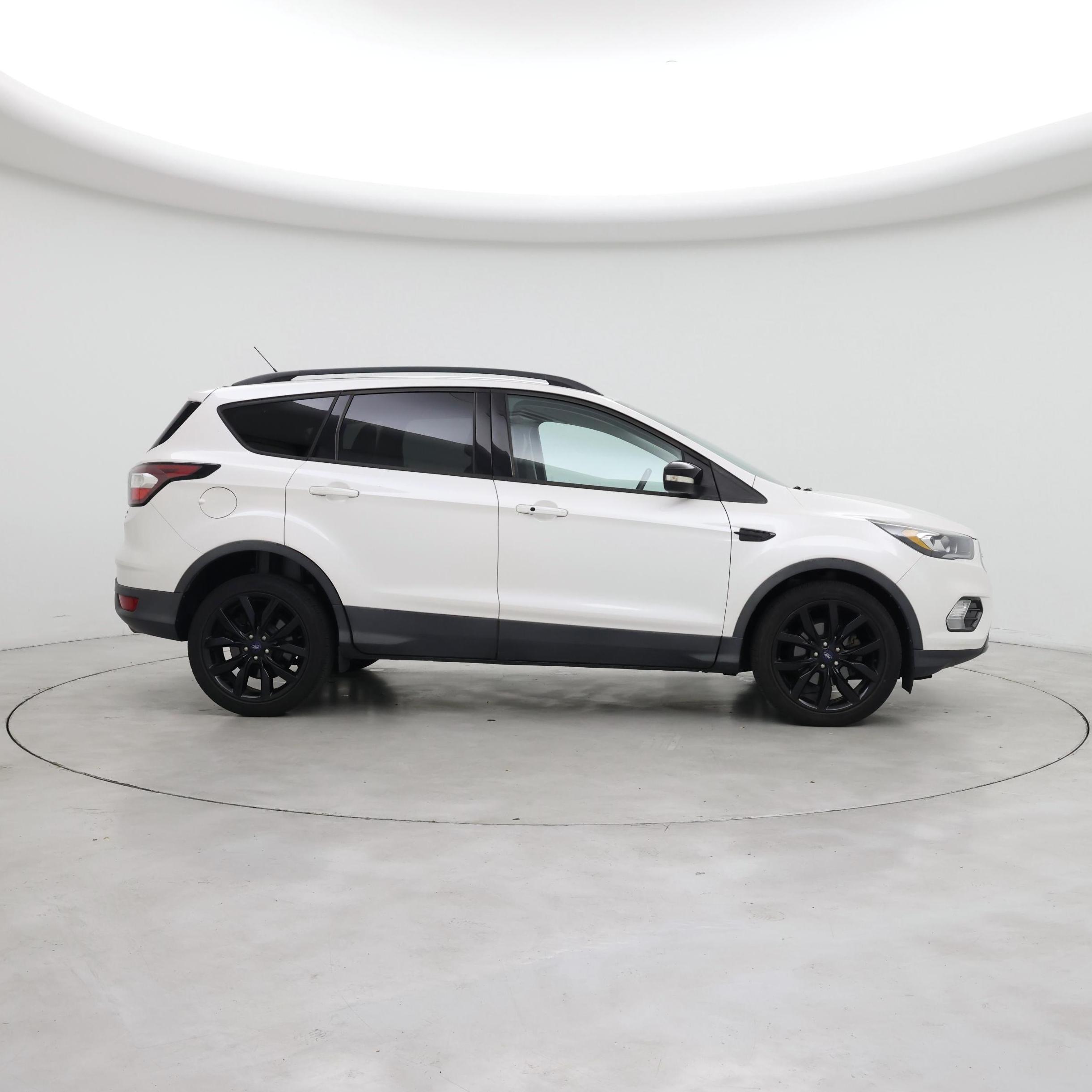 Thumbnail: 2017 Ford Escape - 7