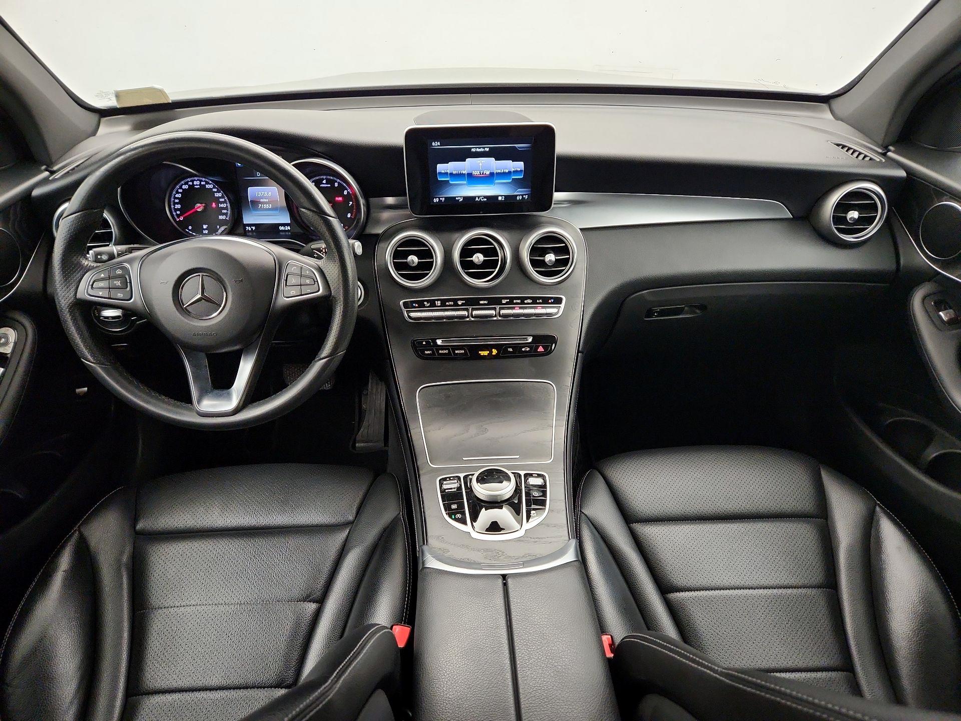 Thumbnail: 2017 Mercedes-Benz GLC - 9