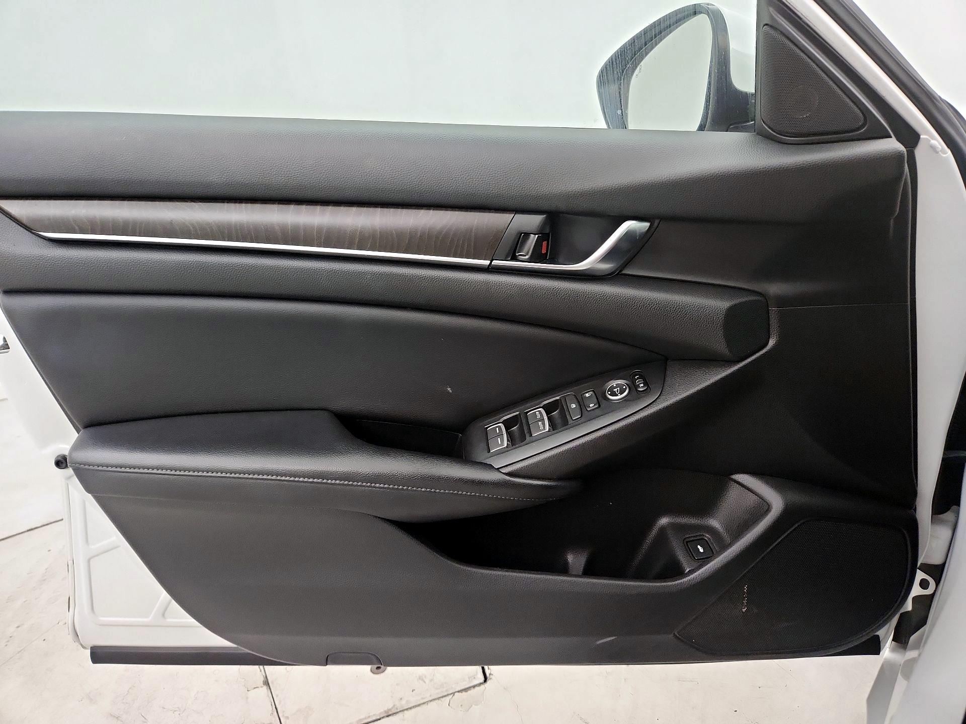 Thumbnail: 2018 Honda Accord - 12
